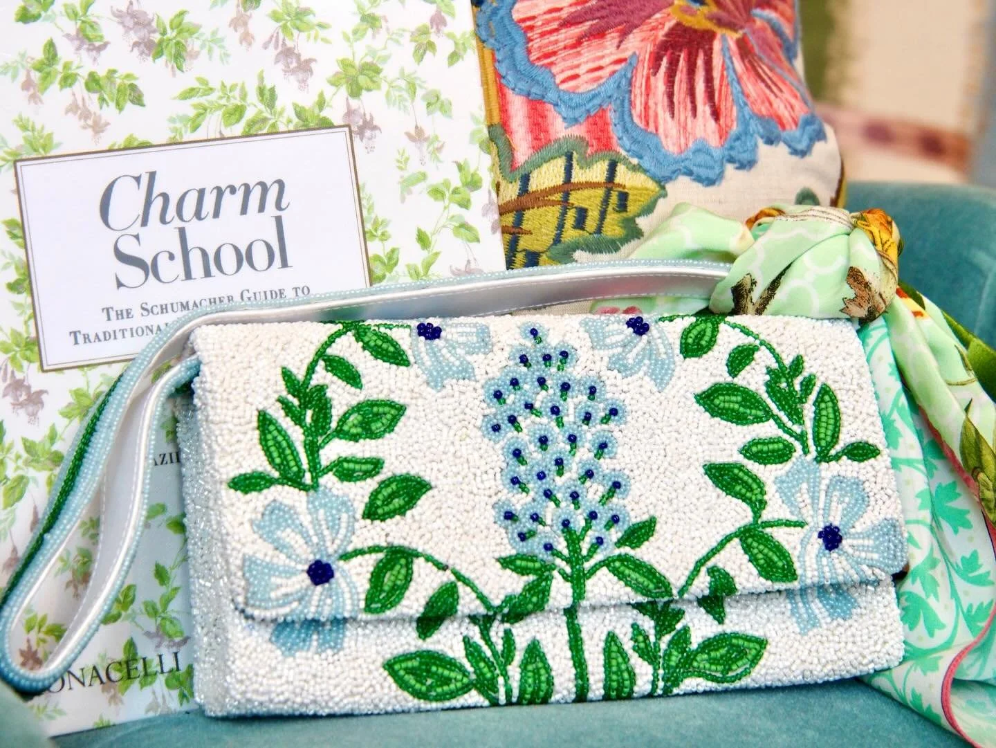 Happy Easter weekend! Stop by for all of your Easter necessities whether it&rsquo;s the perfect hand bag, setting your table or need a cook book for the perfect Easter brunch, we&rsquo;re a hop away 🐰
.
.
.
#design #interior #chicagodesign #designer