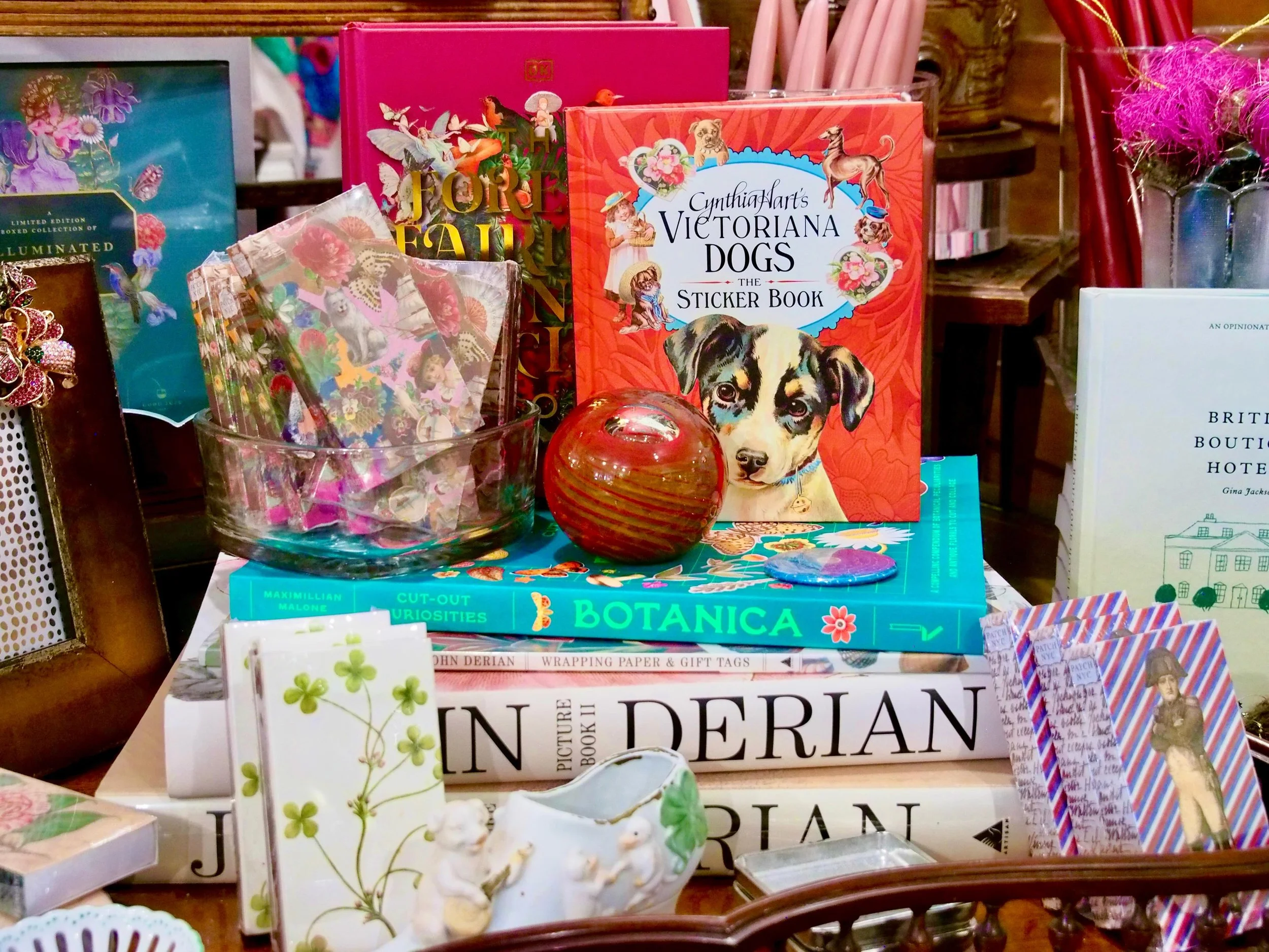Mother&rsquo;s Day is tomorrow and what could be a better gift than everything to make a home? From coffee table books to matches we have it all to make her fall over heels 🫶🏼
.
.
.
#mothersday #celebrate #design #interior #chicagodesign