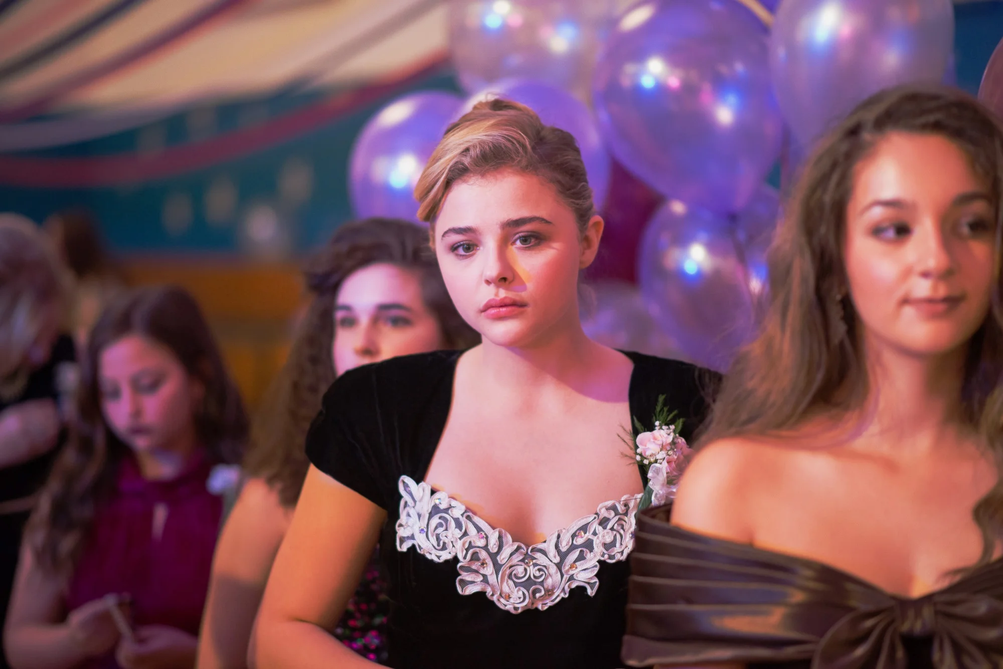 Cameron ( Chloë Grace Moretz ) is not enjoying her homecoming dance.