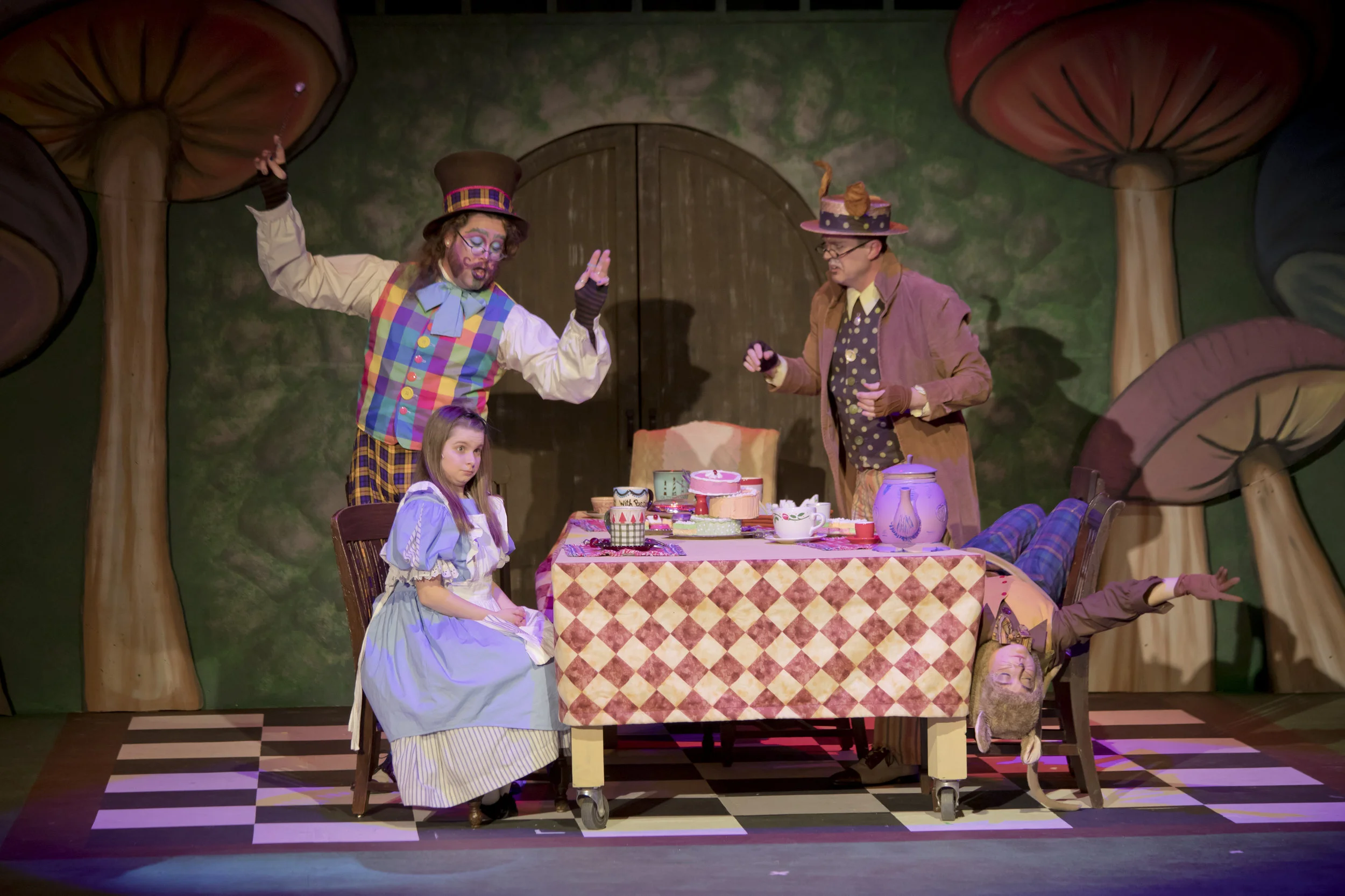 Theater review: Alice in Wonderland at Asheville Community Theatre