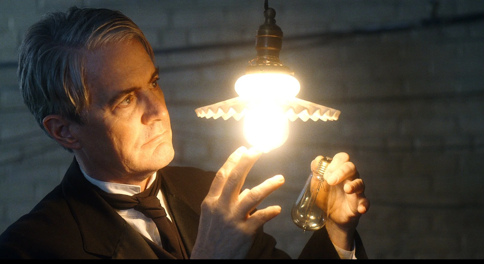 Interview: 'Tesla' actor Kyle MacLachlan