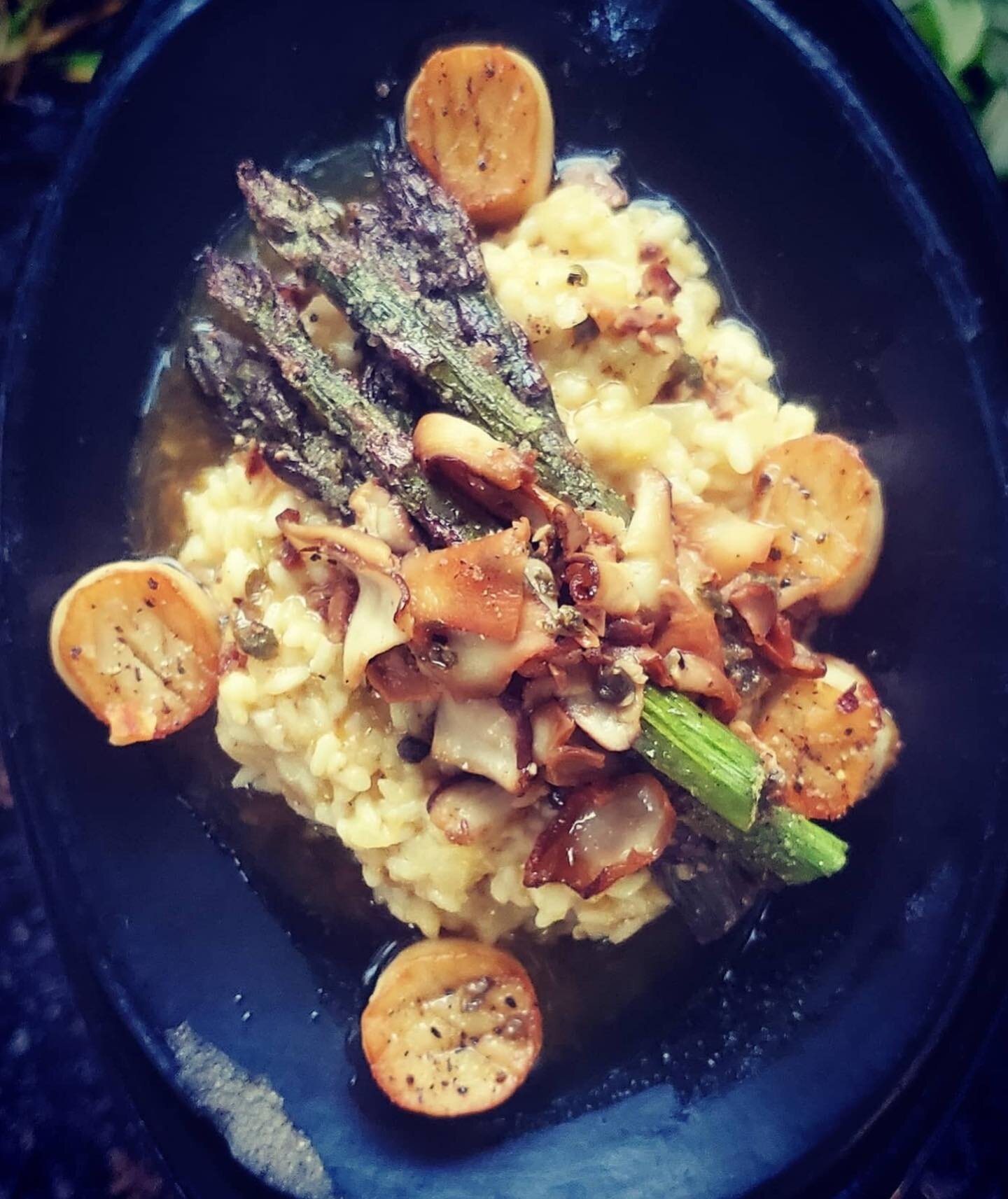 Scallops &amp; Risotto featured by chef Breck Oxford @insatiablevegan
🌱
Breck a traveling private chef for the stars &amp; everyday people, spreading love by way of housemade plantbased cuisine. Everything is made with love, intention &amp; lots of 