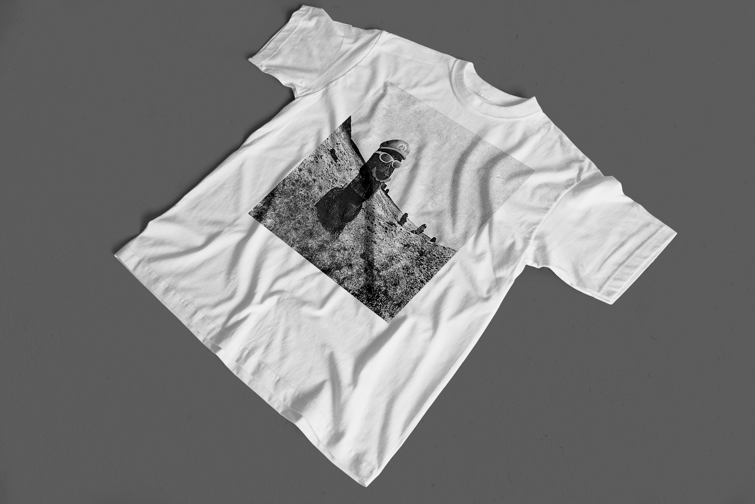 Moai_Mario_Shirt_Mockup.png