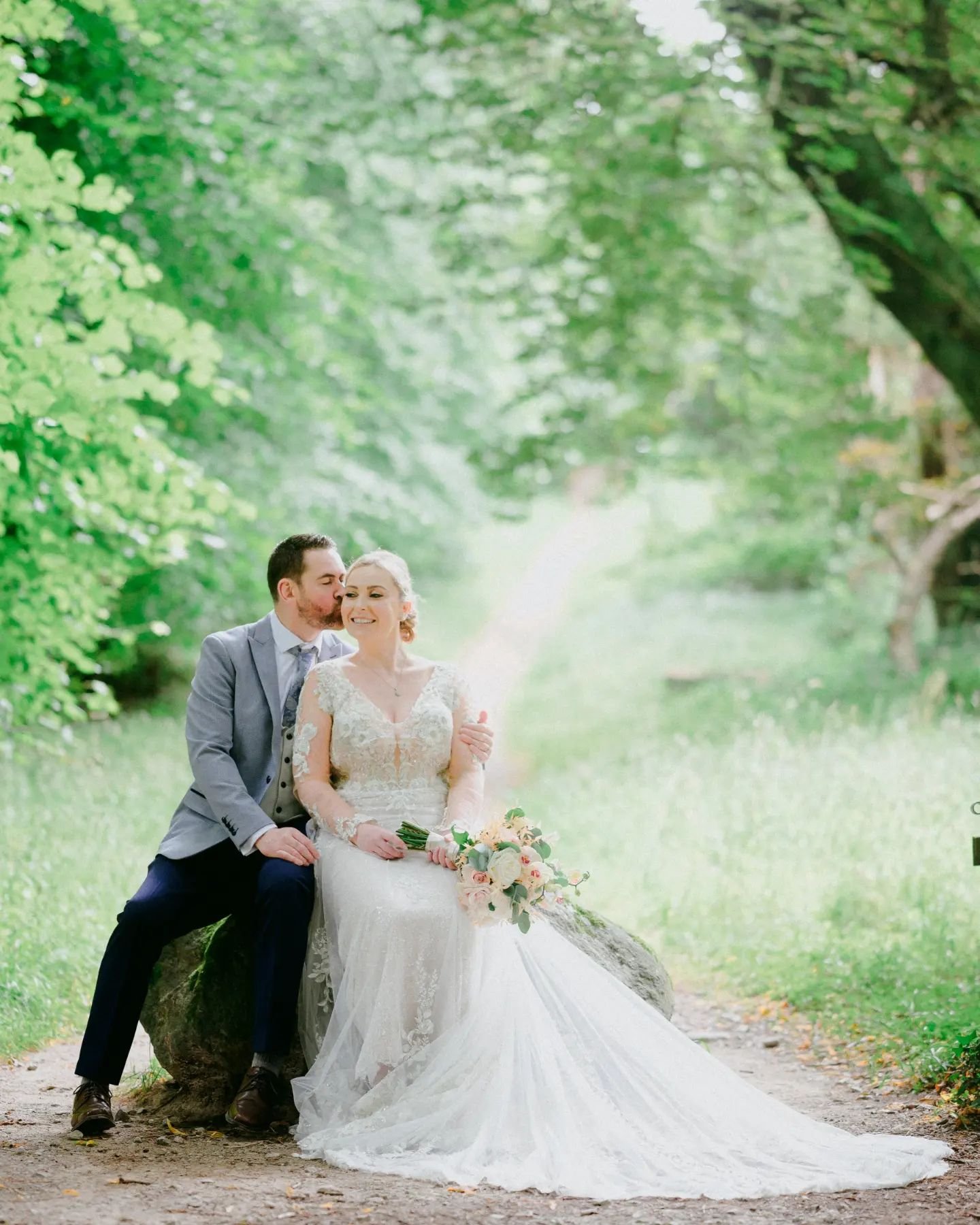 Ciara &amp; James 💓
@weddingsatmuckross 
@muckrossparkhotel 
@dgvideoie 
@lizzydesmond