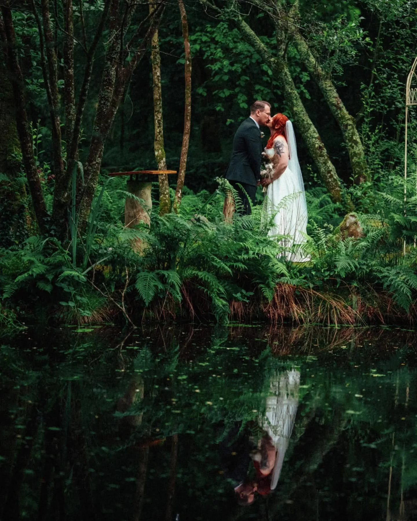 Kayle &amp; Liam 💚

Venue: @inishbeg 
Videographer: @fabweddingstories ( by @dtweddingfilms)
Dress: @vows.ie 
Hair: @amethysthairbyamanda 
Makeup: @moore__makeup 
Food: @trufflehoneyie 
Bouquets and groomsmen flowers: @flowercreationsbynicola
Band: 