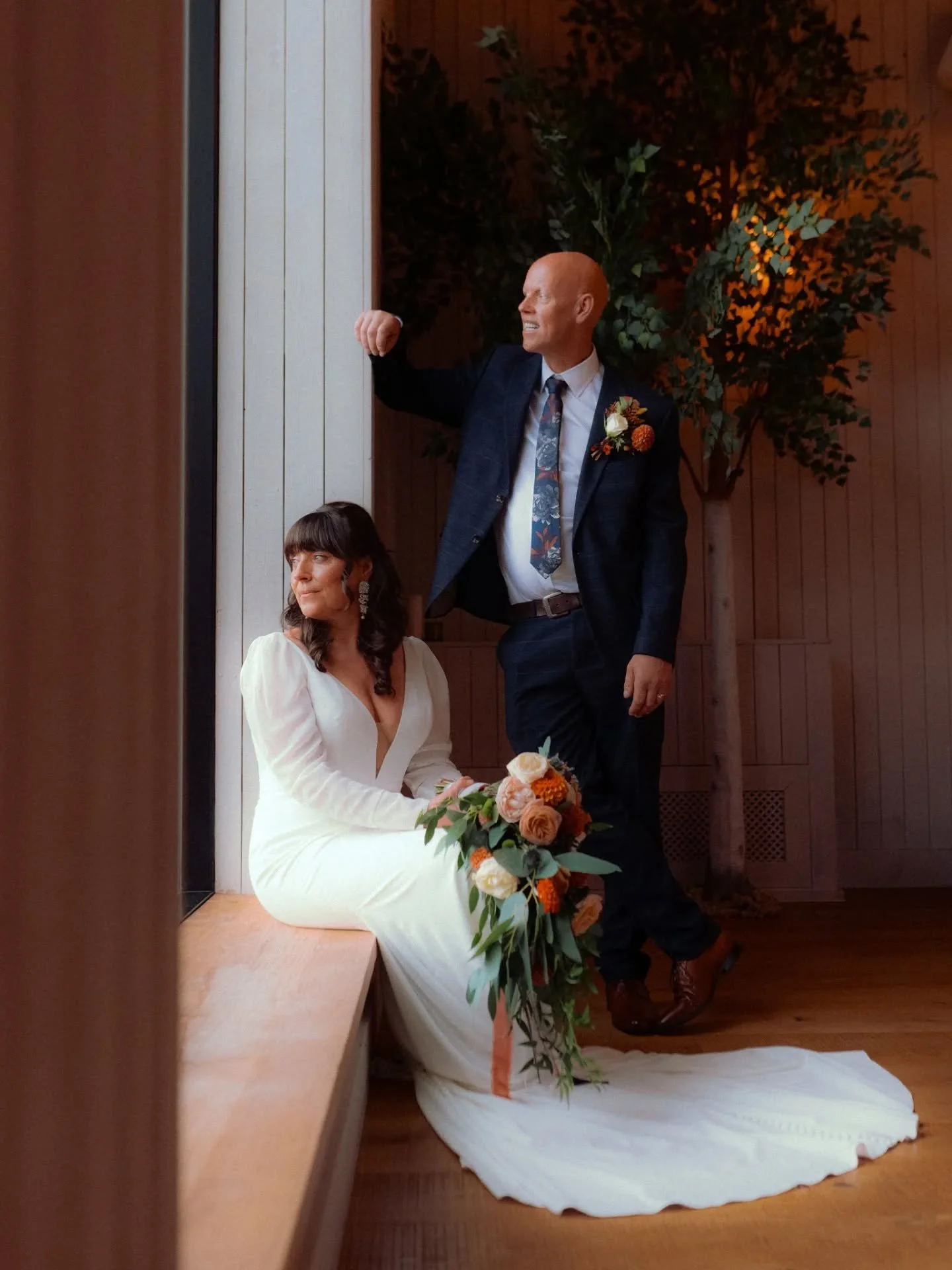Emma &amp; Cathal 🍁🧡

Venue: @ballygarryestate @ballygarryweddings
Bridal hair: @bridalhairbytaraboughen
Florals: @flowers_by_siobhain_ @maddiemadecreations
Bridal gown: @eveliebridal
Tan: @glowandgo_mobiletanning
Make-up: @marilynmcsweeneymakeupar