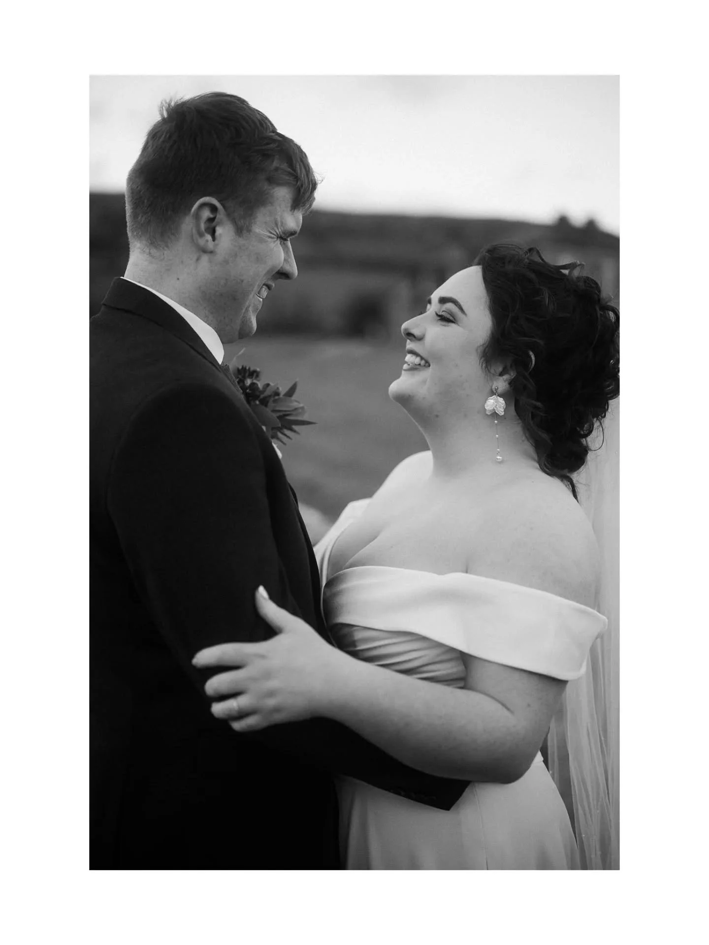 Freya and David 🧡

Venue: @weddingsvaughanskilfenora 
Dress: @finessebridalwear
Make-up: @paulinefletchermakeupartist
Hair: @rosaleenshairgallery
Flowers: @weddings_flowers_by_siobhain
Cake: @siogcakes &hearts;️
Designs: sarahcasey1311 
Music: @aliw