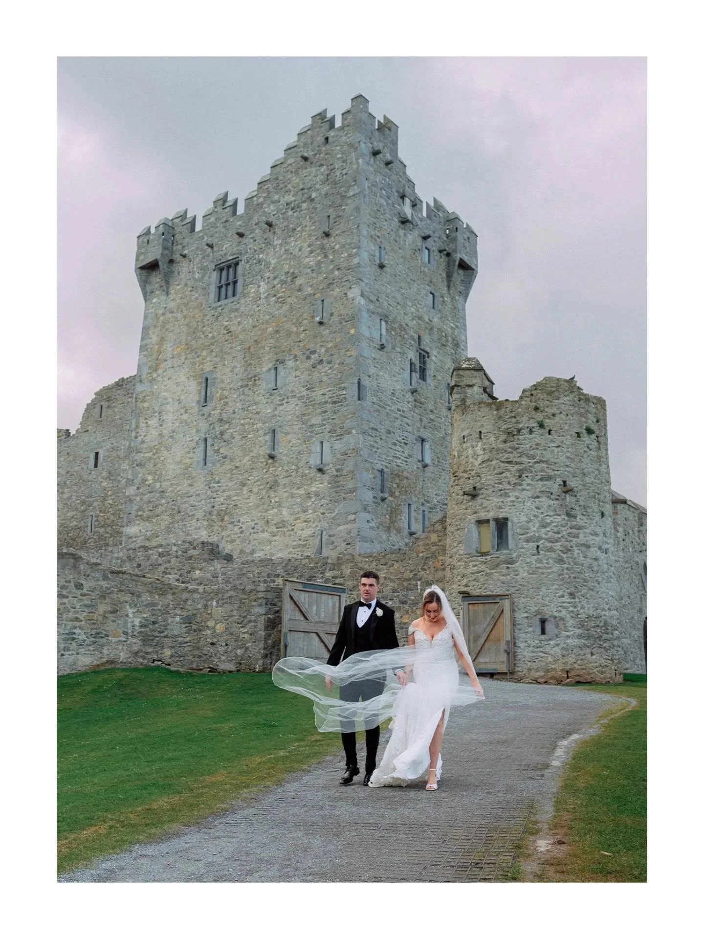Aisling &amp; Fachtna 🩷

Venue: @thegreatsouthernhotelkillarney @greatsouthernkillarneyweddings
Church music: @ashleyandray_weddingmusic
Videographer: @dtweddingfilms
Reception music: @emmetsugrue
Band: @nostringsattachedtrad
Flowers: @allseasons.fl