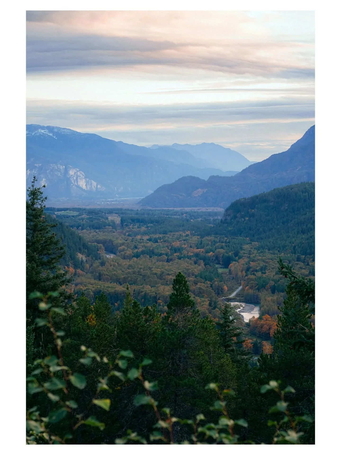 Something a little different! 

A throwback post to last autumn on a trip to beautiful Pacific North west. Where I attended my friend's wedding (as a guest) traveled with my closest friends and reunited with some old ones along the way. One to rememb