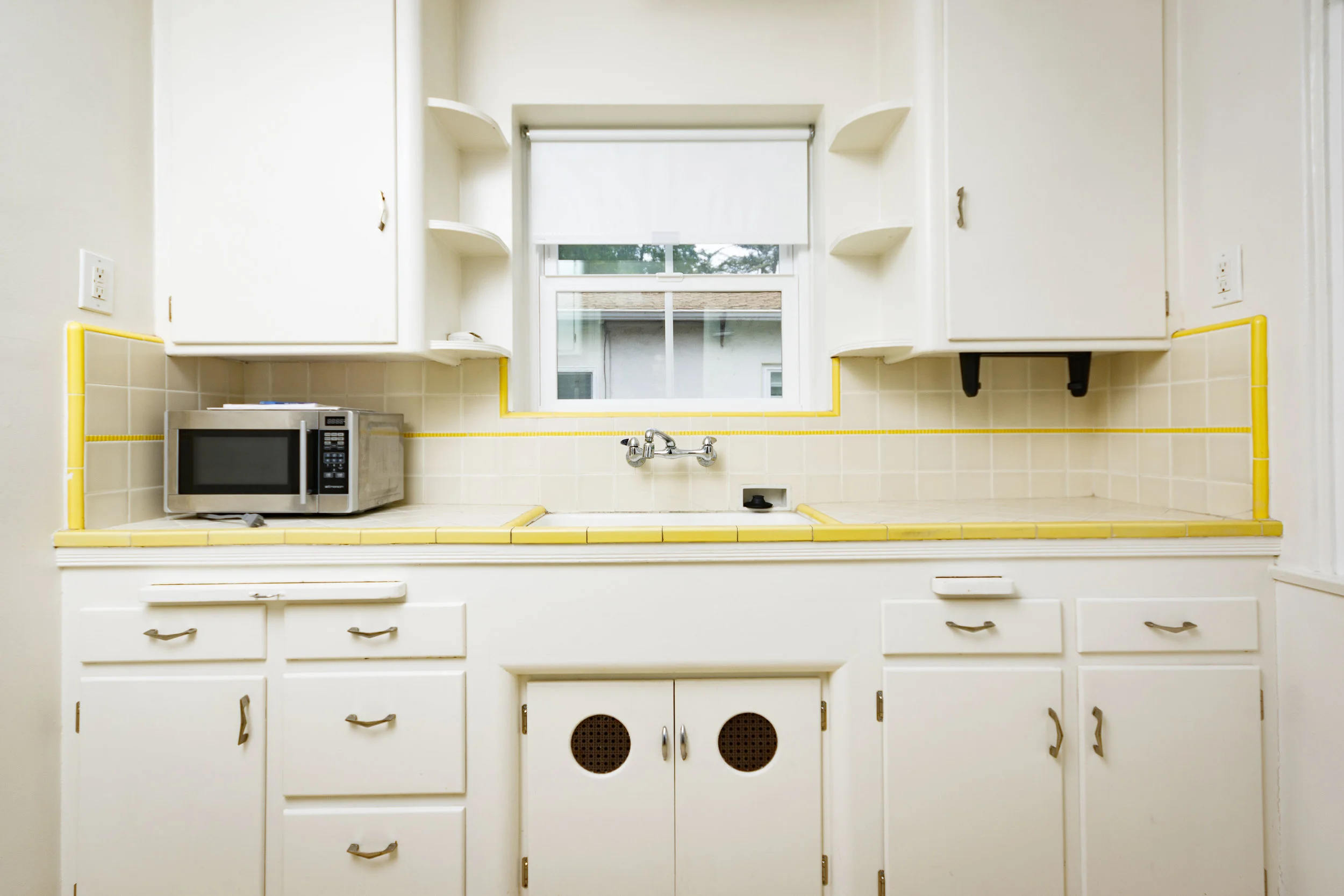 Veselich Avenue 1br 18.jpg
