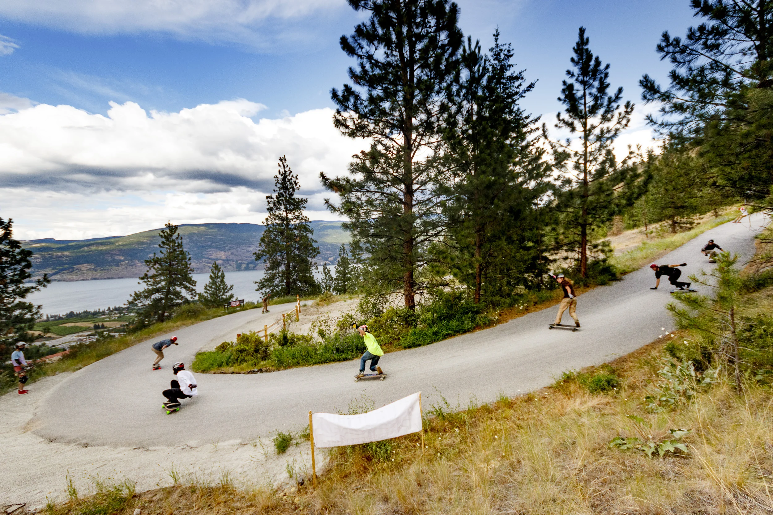 A large group run through Big Picnic, with the aforementioned sand in the bottom left corner.