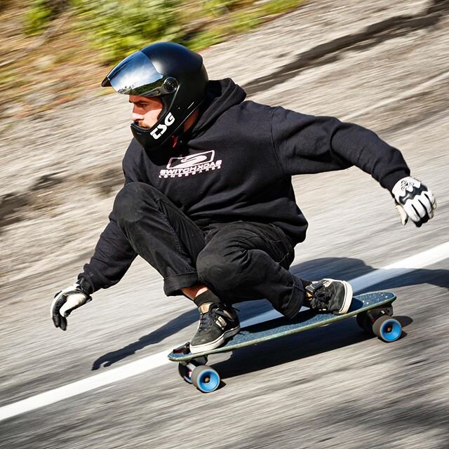 @mrozskates doing it in Malibu. Always great to see my Canadian friends in the winter. #dublerphoto