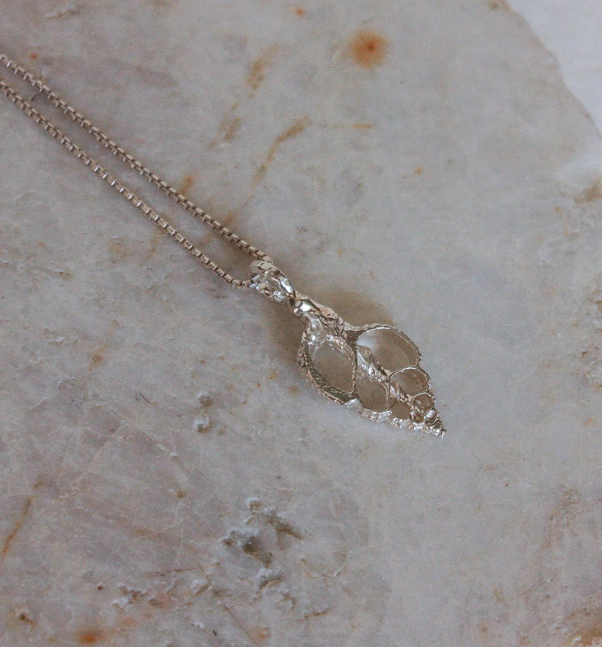 silvershellpendant-1.jpg