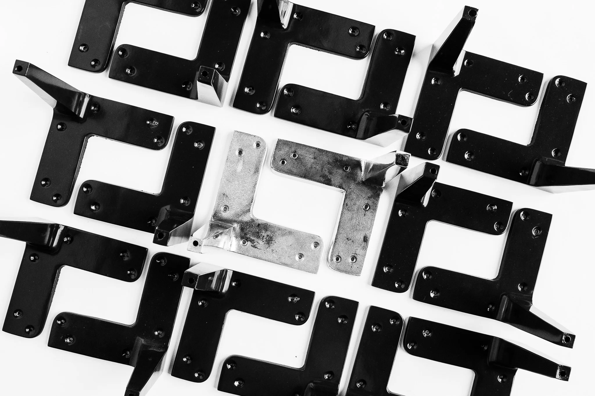 Established in 2010 as a result of the insight and entrepreneurship of its founder, Steven Schuemann. En-Sight is on its way to be recognised as one of Australia’s leading furniture manufacturers. En-Sight prides itself on using locally sourced materials as well as crafting all furniture pieces in-house. Freed from the constraints of mass-production, the collections articles are “handmade” to a great extent.