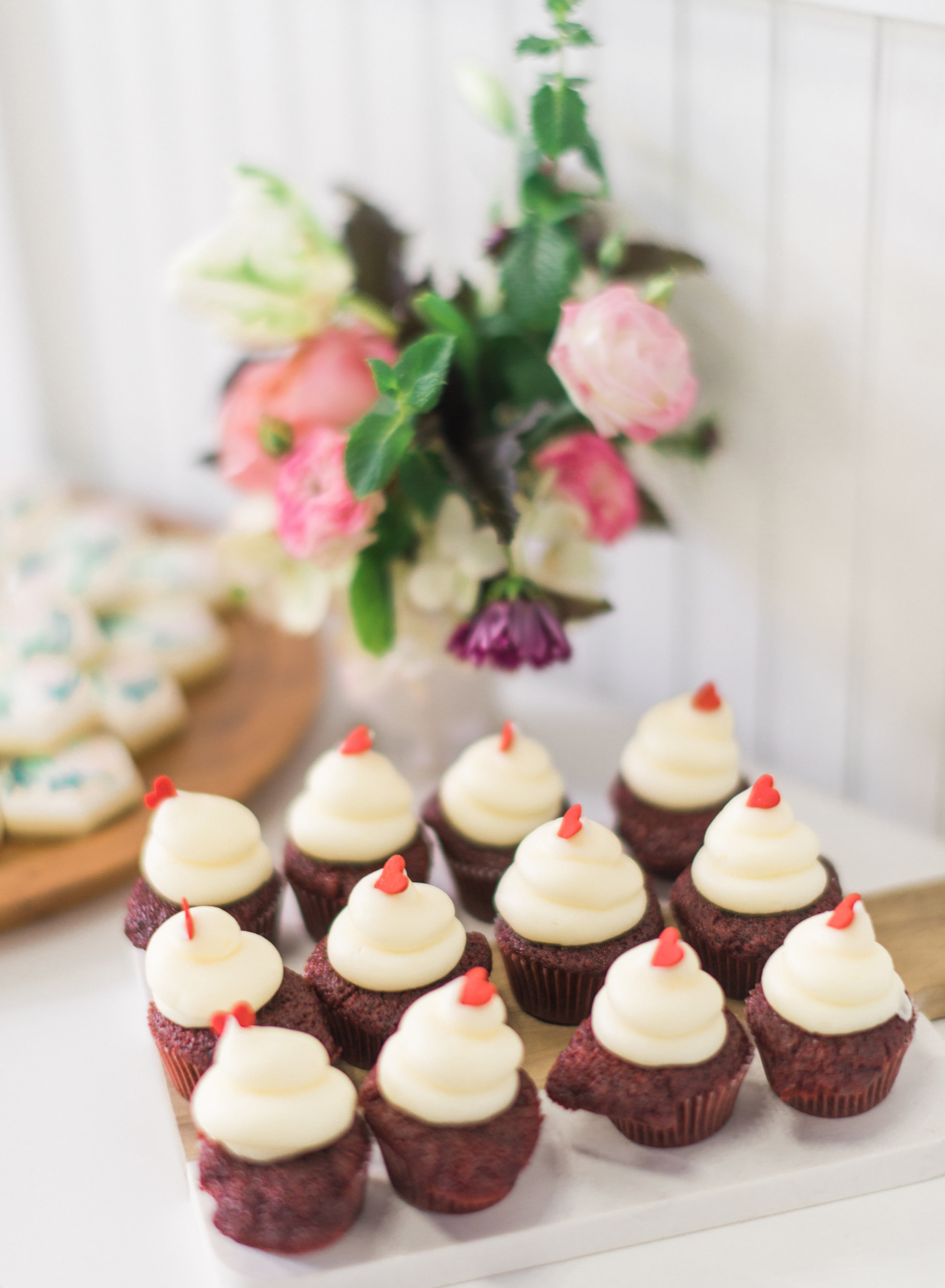 CharlestonWeddingWorkshop_9.20.18_CupcakesDownSouth-OnALimbFlorals_017.jpg