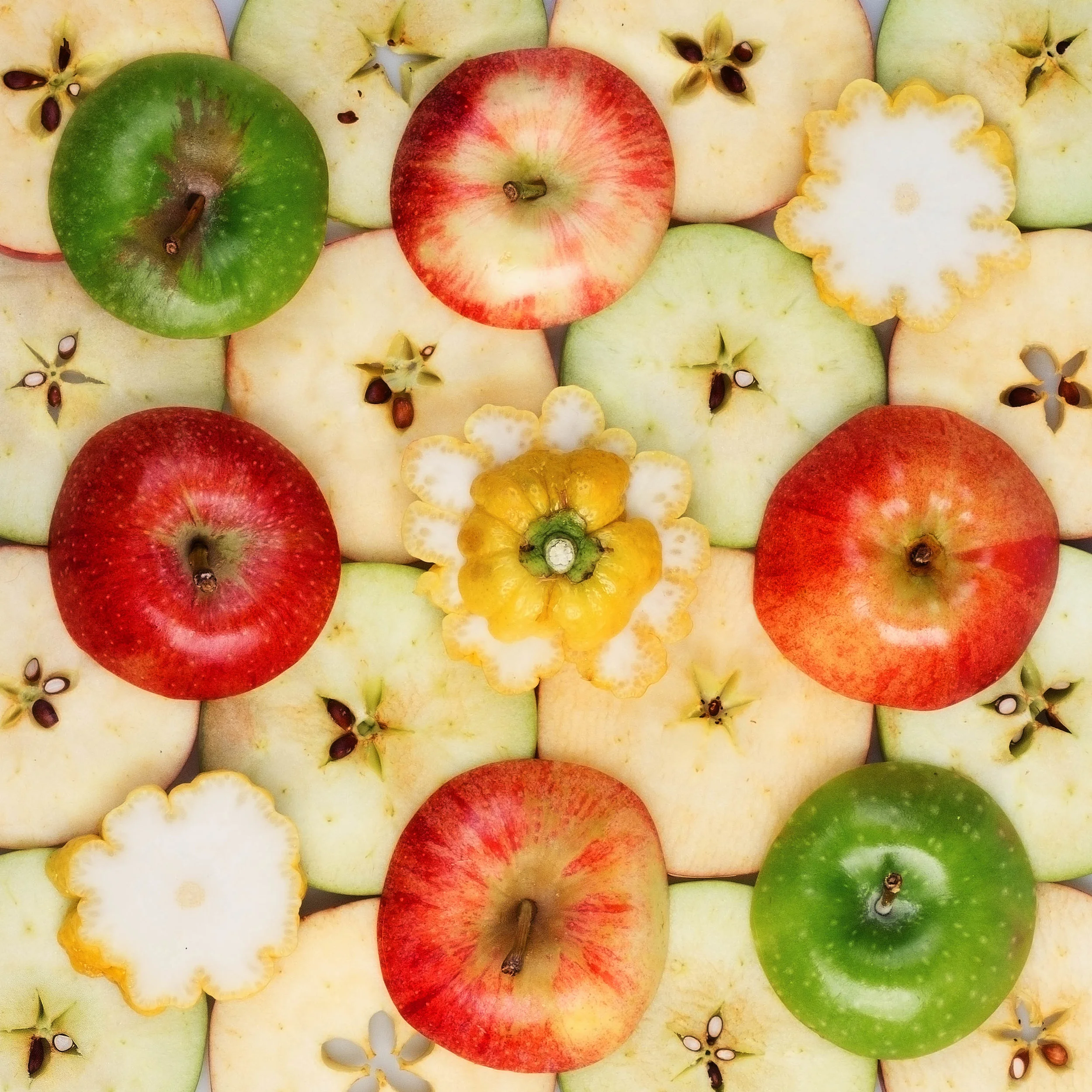  Apples and Buddha's hand. 