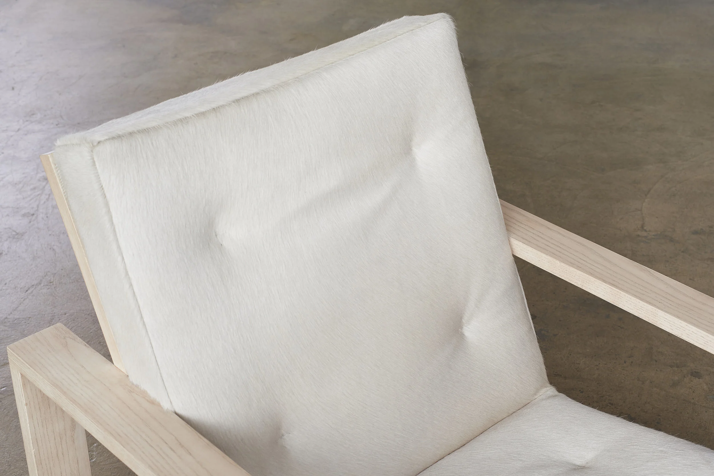 Bedford Lounge Chair_e.jpg