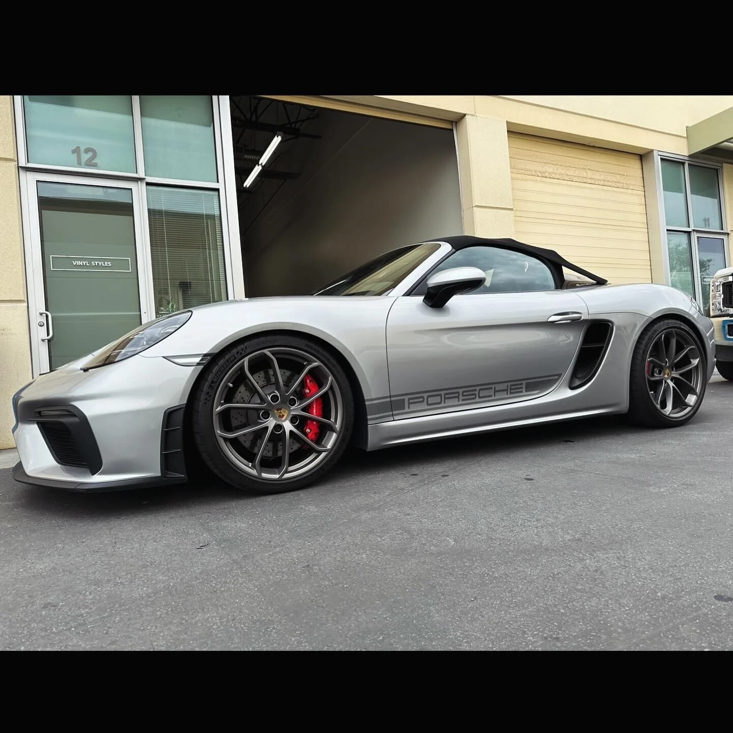 E6285825-B0DB-4002-829C-9D1C63012CB4