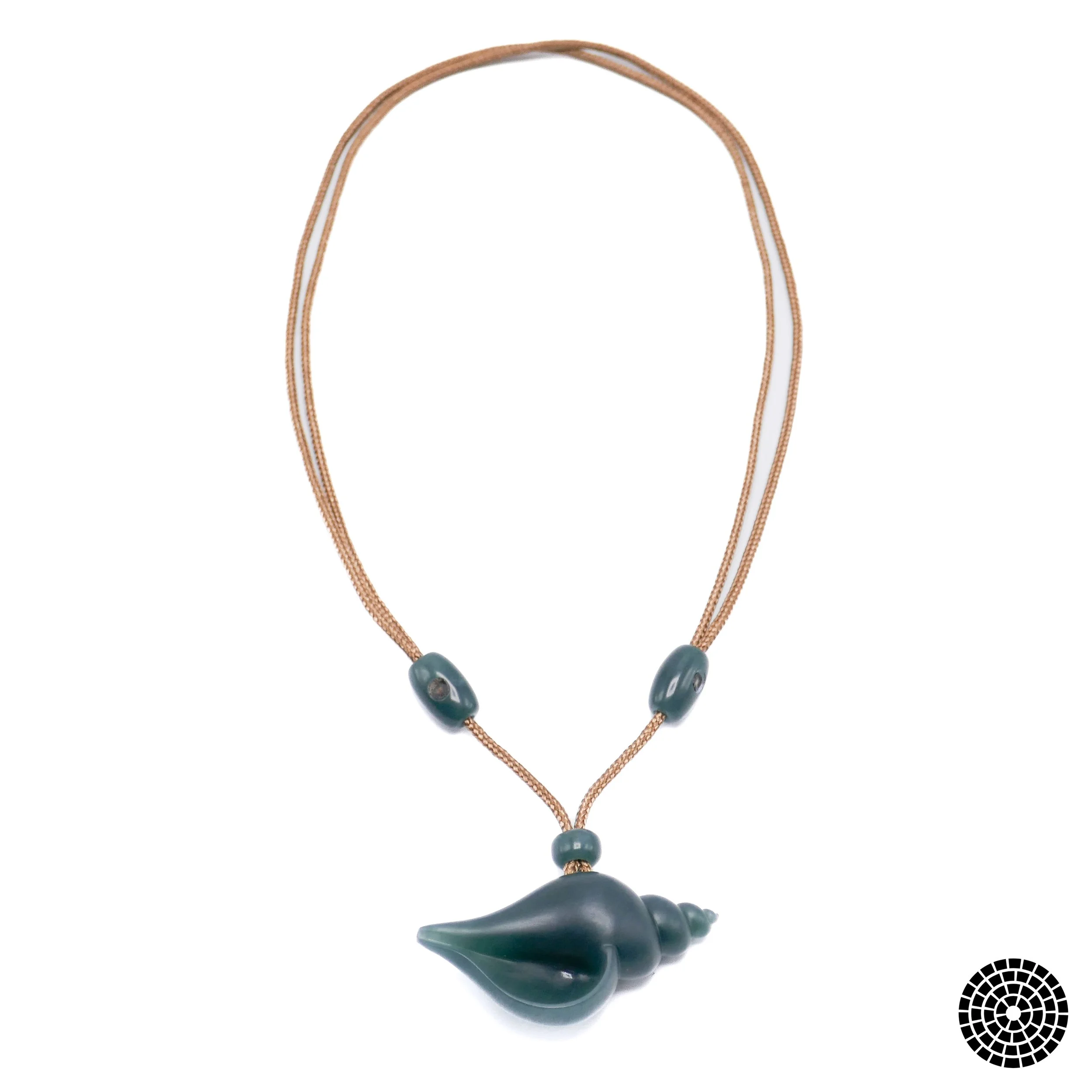 Handmade Jade ocean allure sea shell pendant -1.jpg