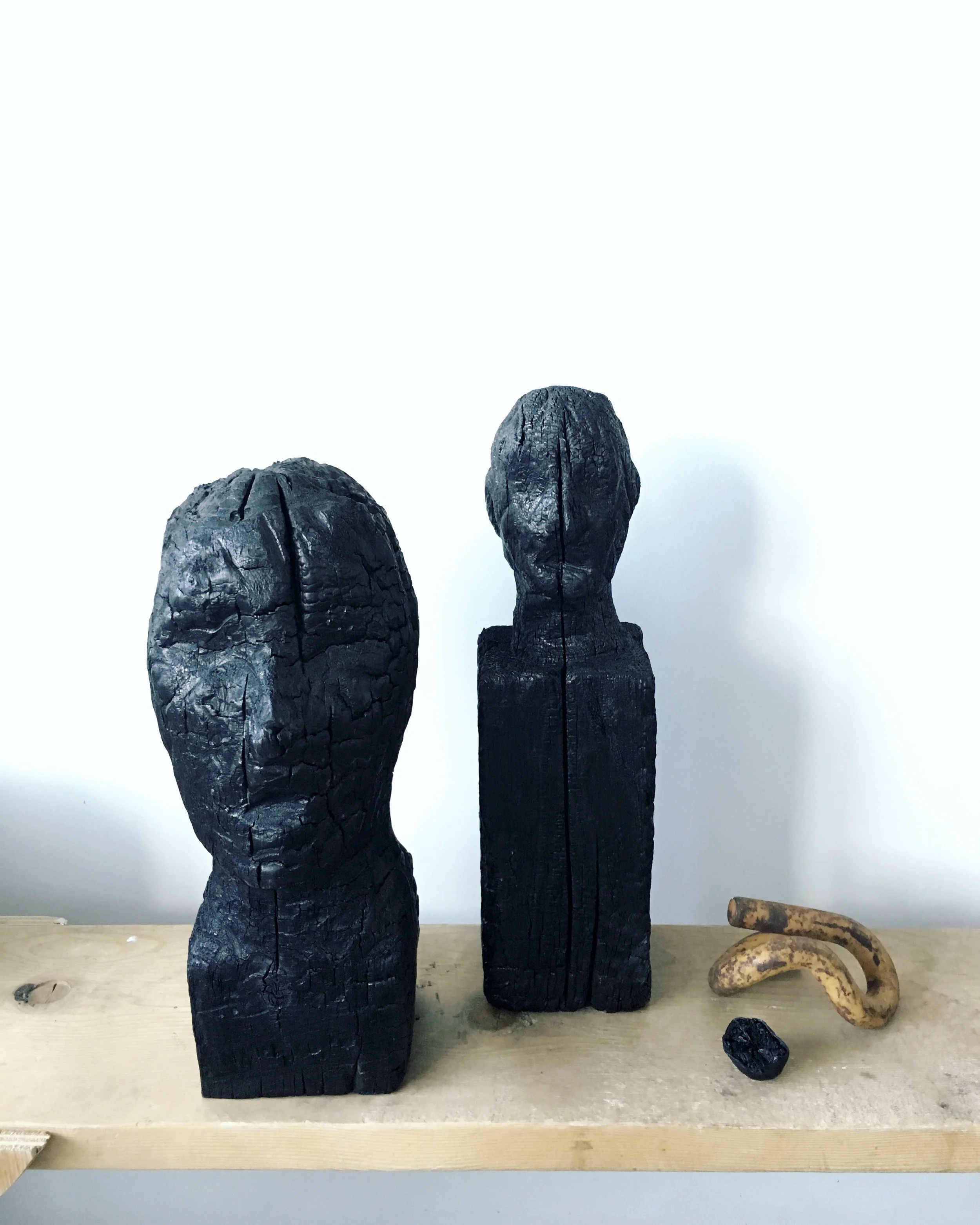 Sculptures à la chainsaw, brulés