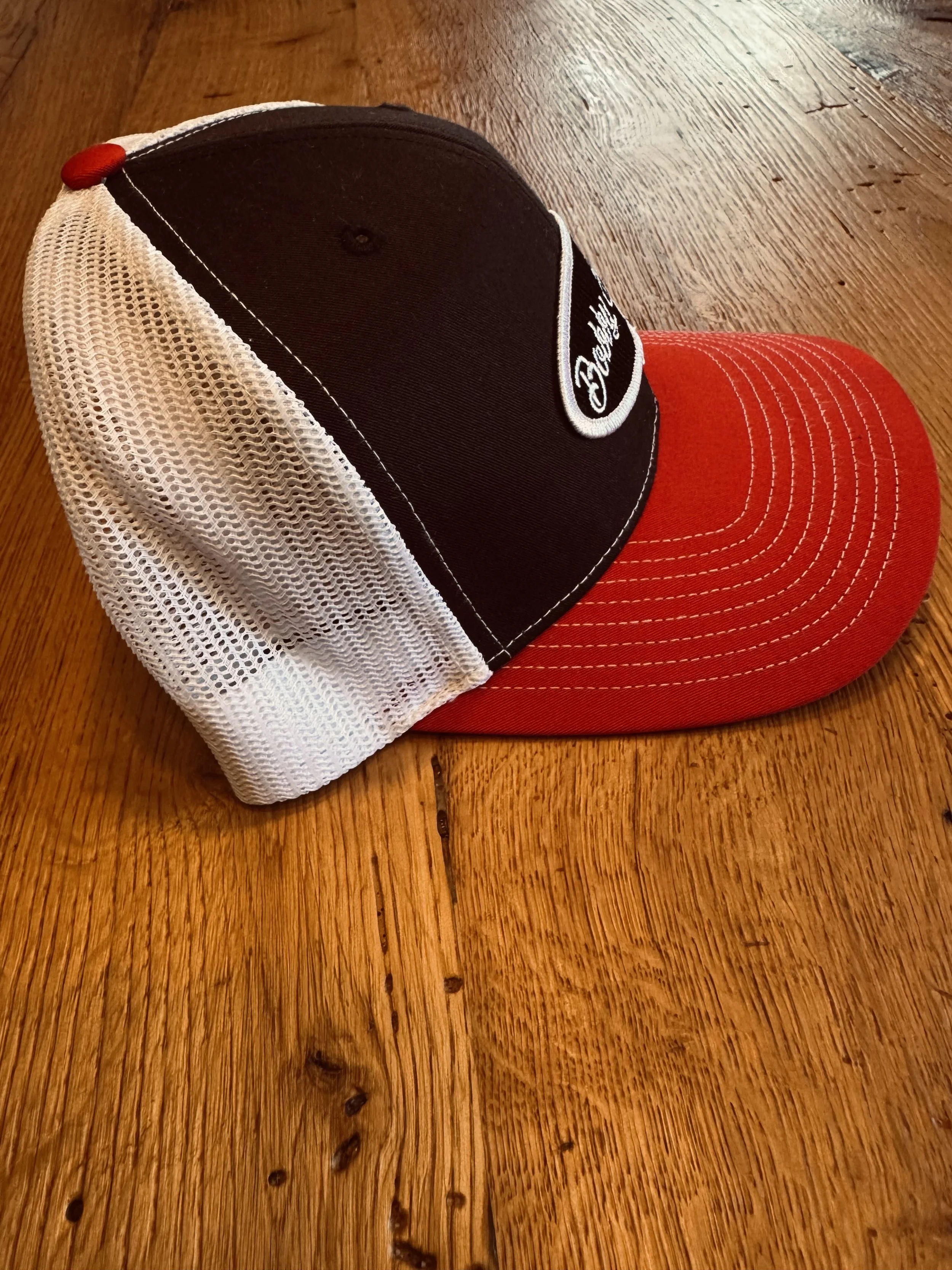 White blk and red snapback 1.jpg
