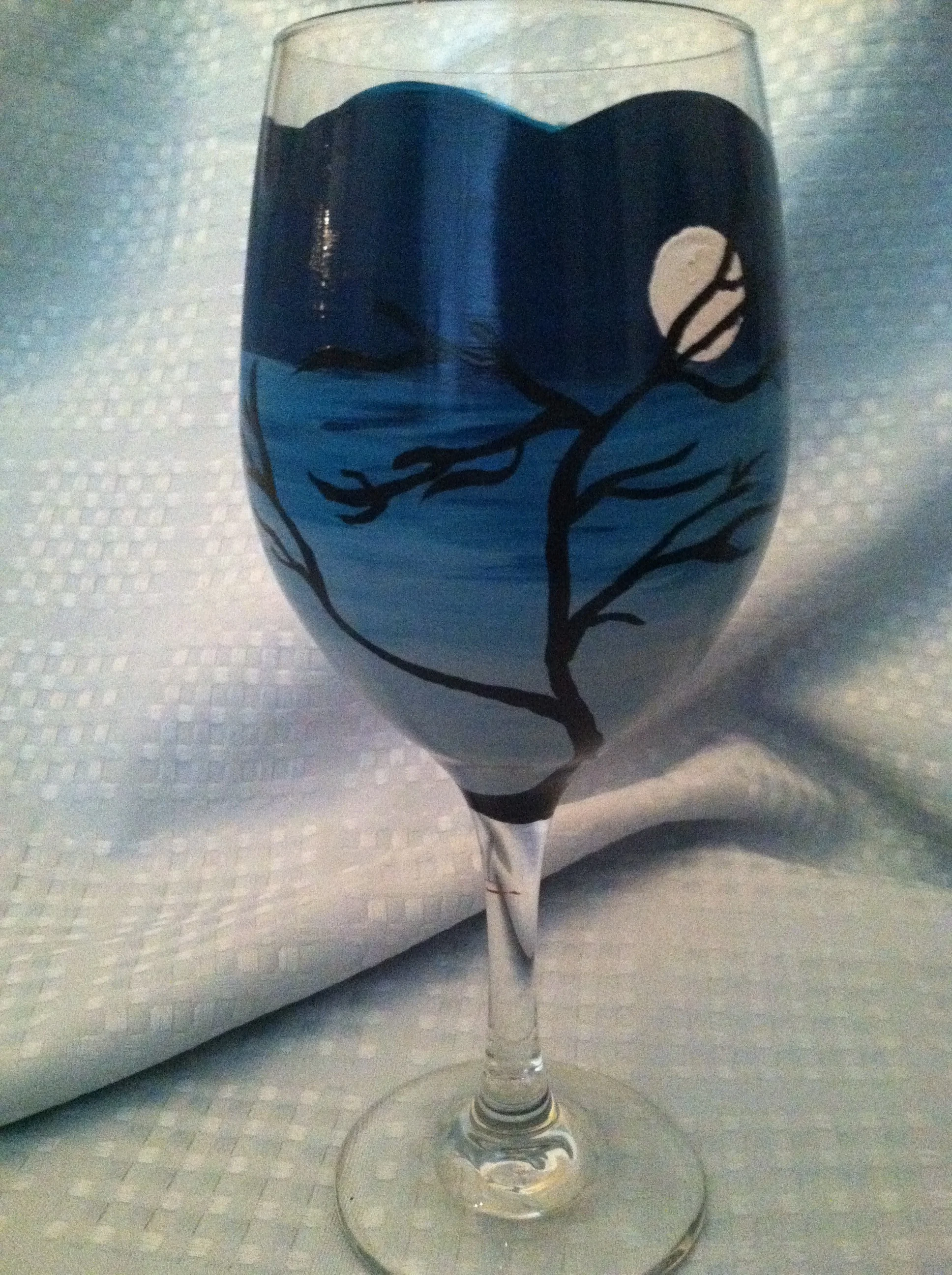 Full moon wineglass