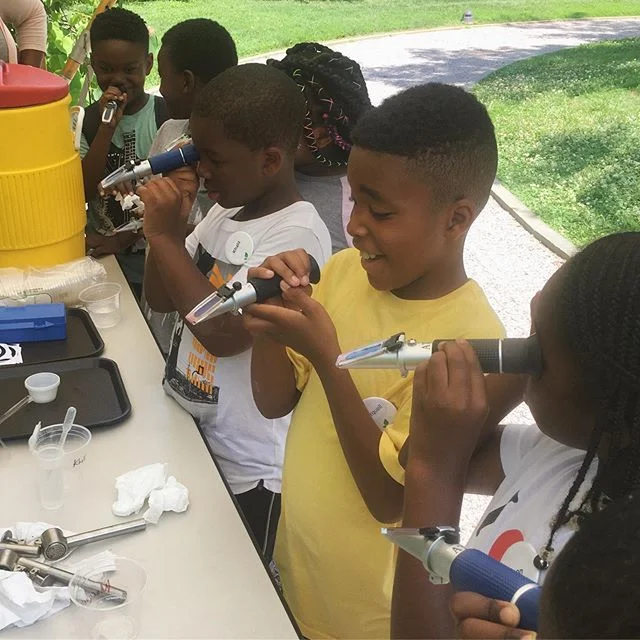 Learning about the sugar content in our drinks and in our plants! #botanistintraining #hopsbops #friendsofusbg #education