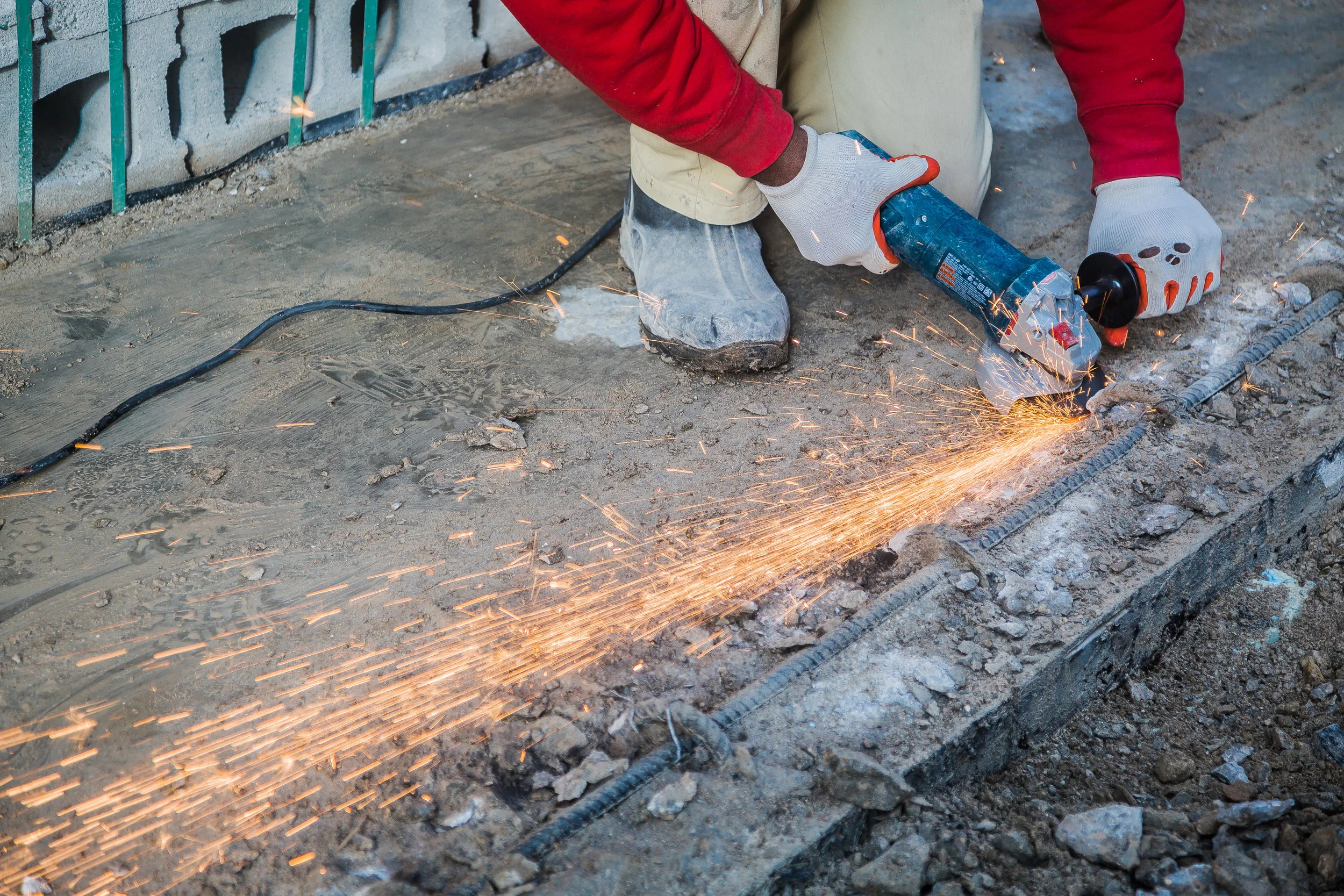 Industrial Commercial photograph of a Bosch tool in action by Chicago Commercial Photographer Rashad Anabtawi