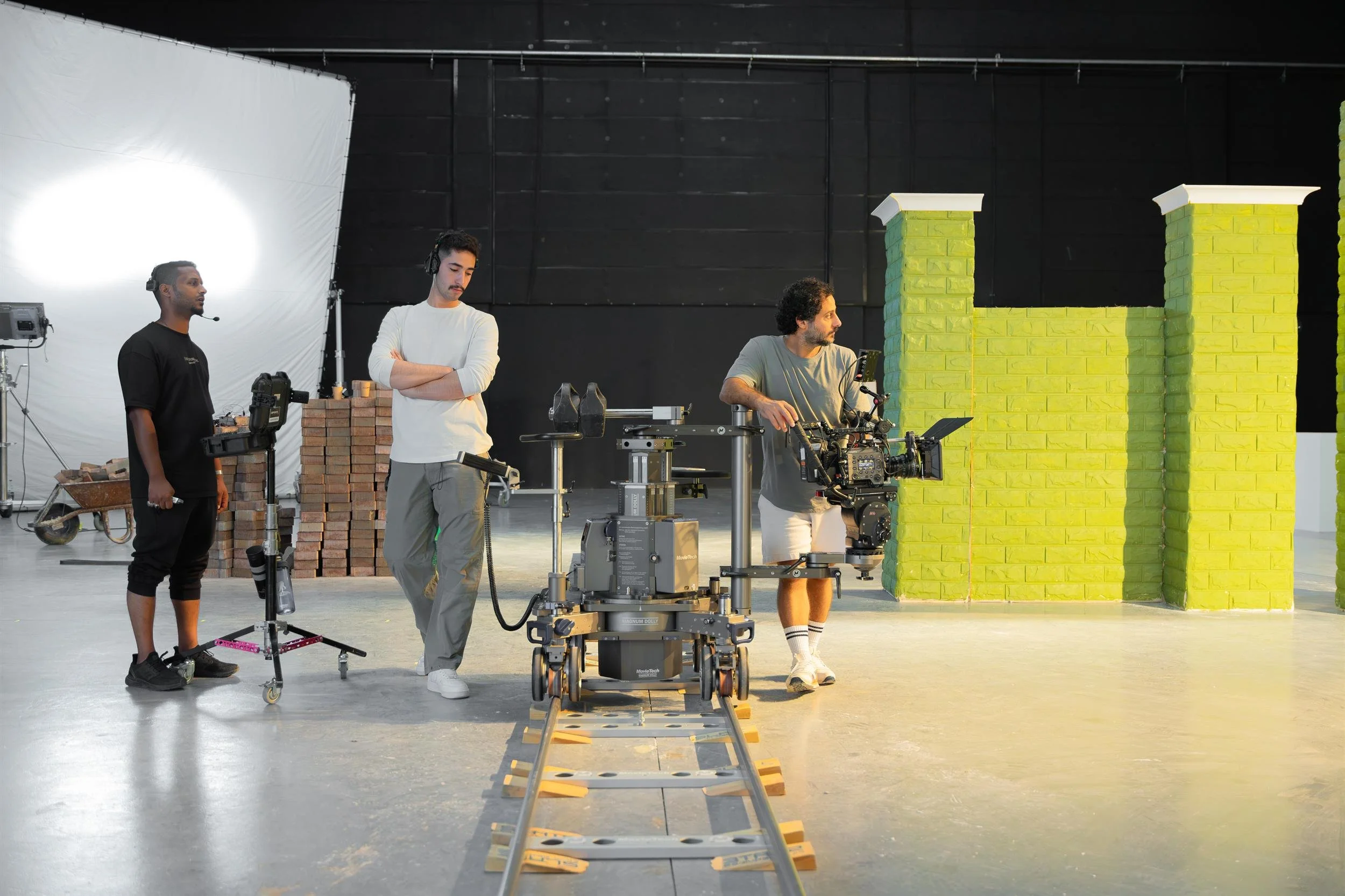 Ahlan Simsim unit still of studio lighting and set setup at Olivewood