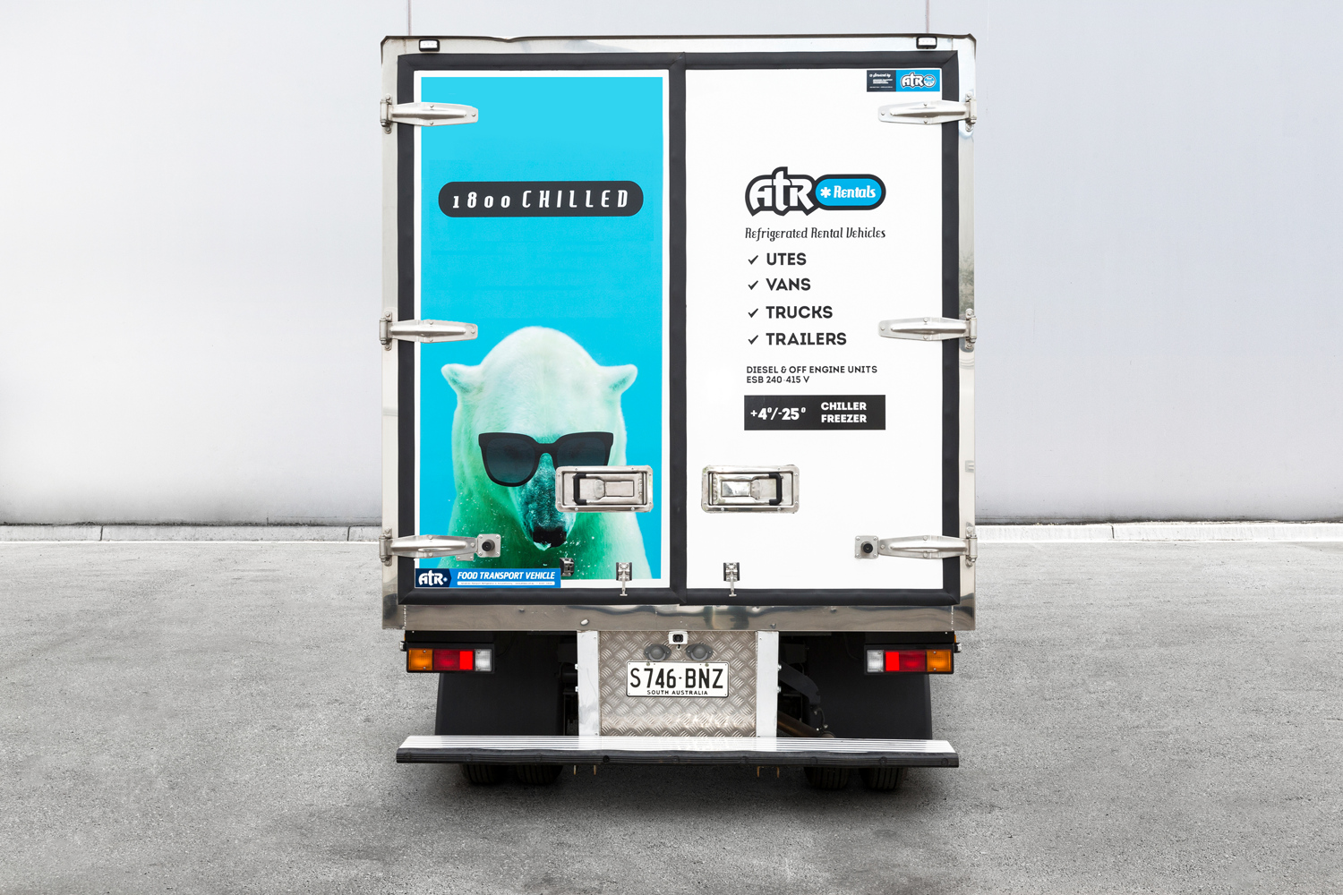 Rental_truck_canter3M-rear-double-doors-adelaide.png