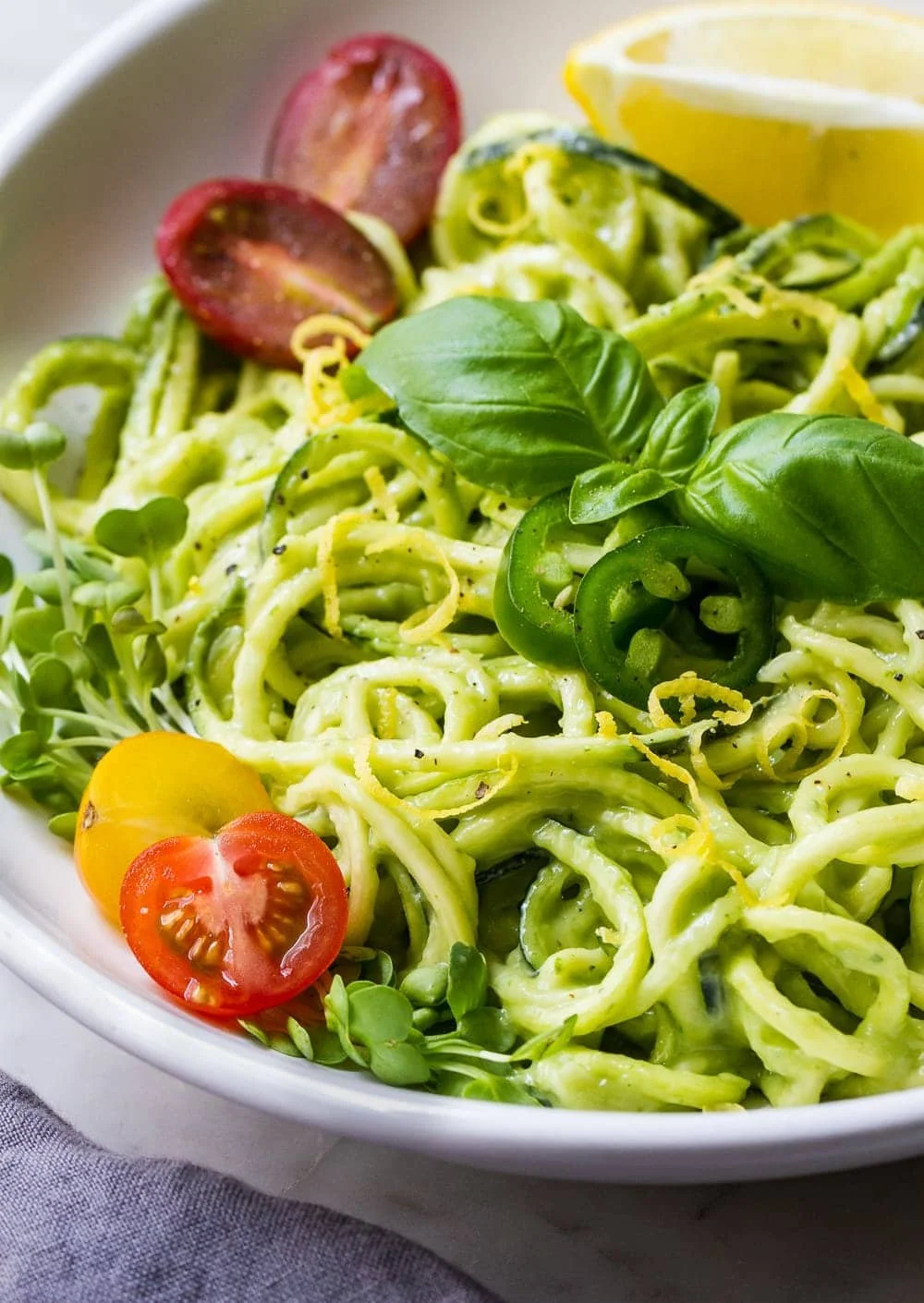 10-MINUTE ZUCCHINI NOODLES with creamy dill herb sauce (oil free, raw, Medical Medium cleanse protocol)