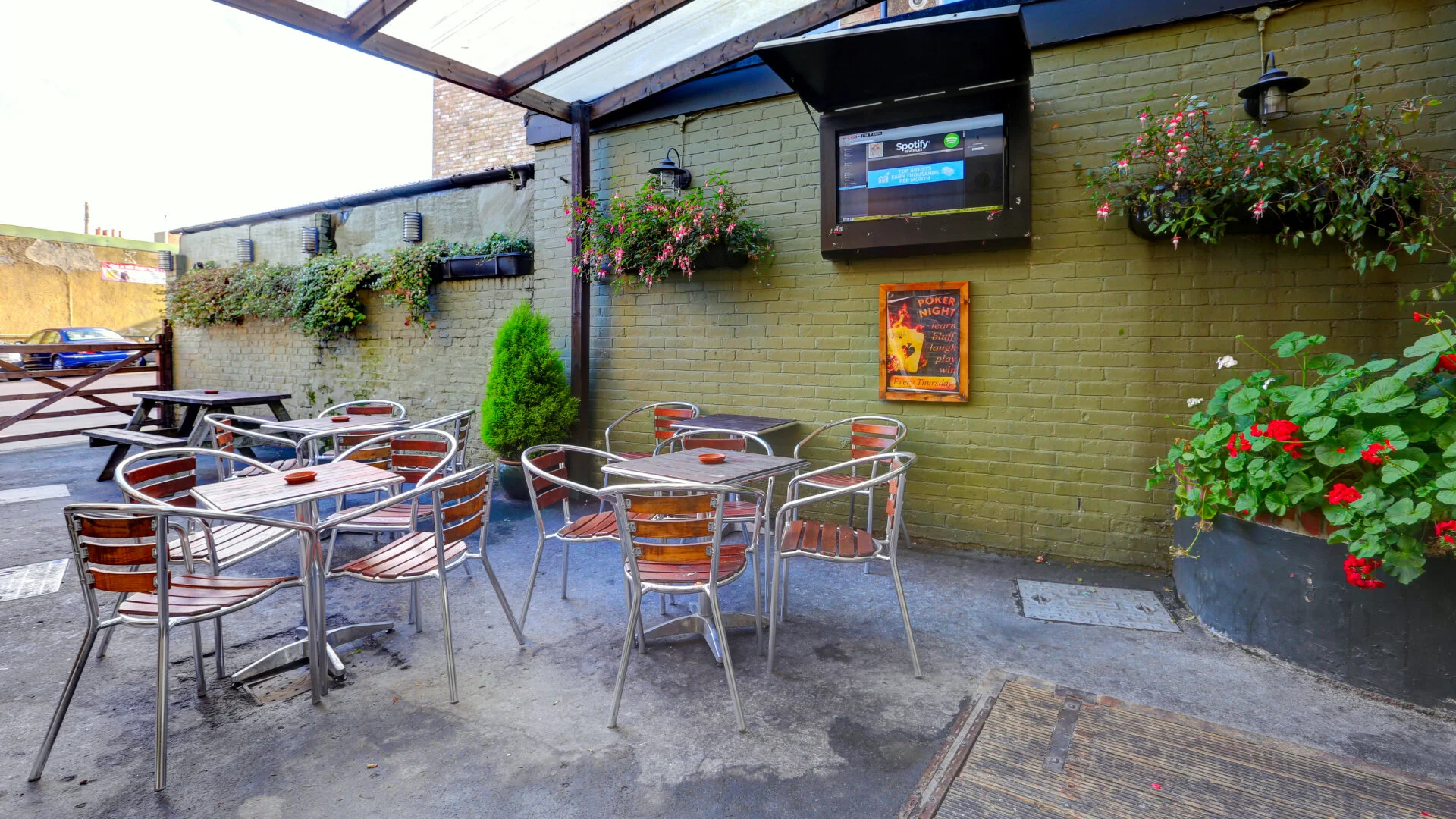 The Essex Arms, Warley Hill, Brentwood, Essex, CM14 5HA 01277201164