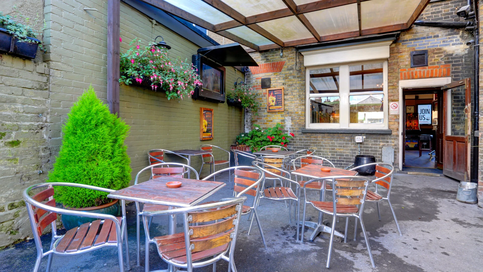 The Essex Arms, Warley Hill, Brentwood, Essex, CM14 5HA 01277201164