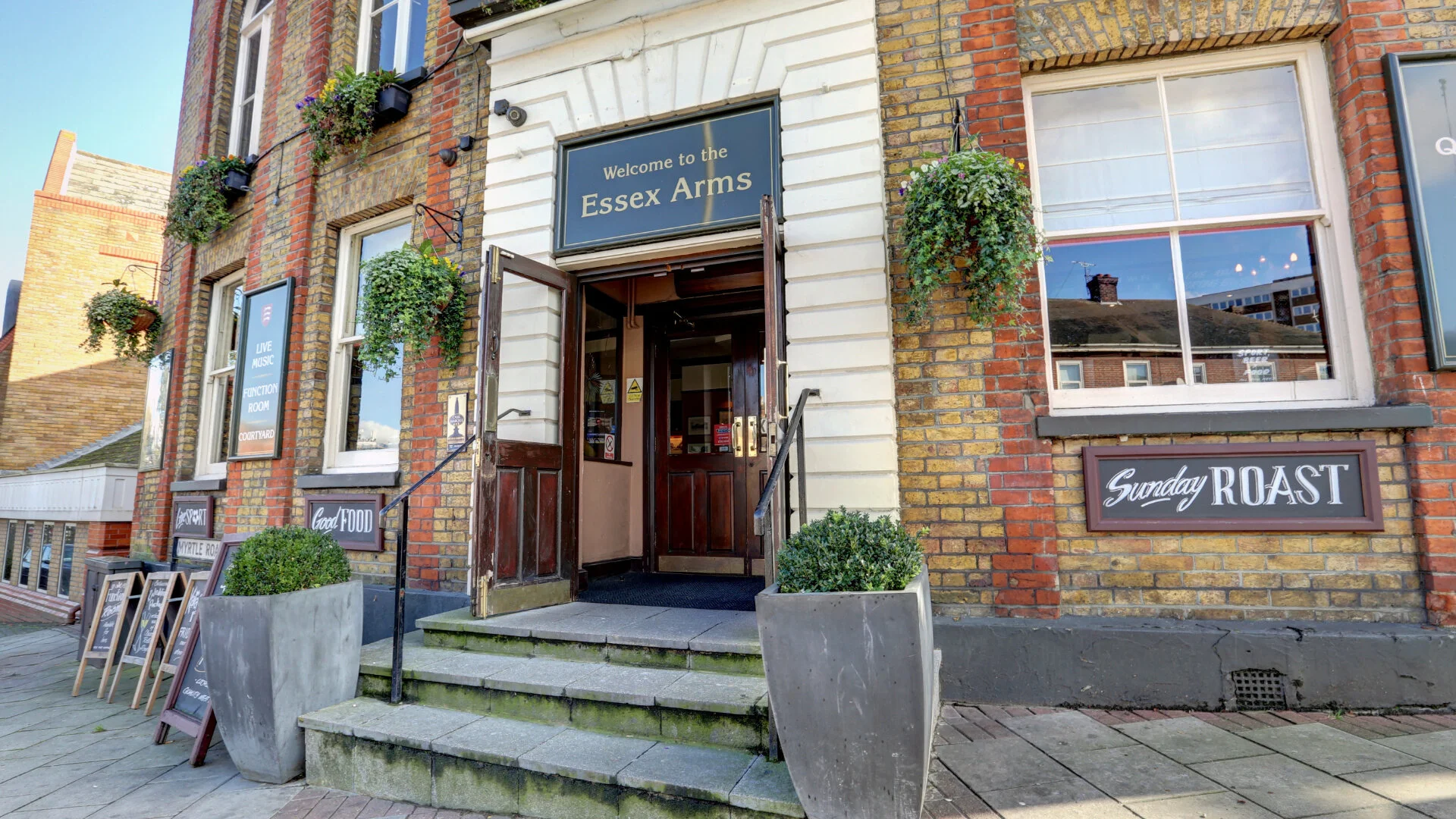 The Essex Arms, Warley Hill, Brentwood, Essex, CM14 5HA 01277201164