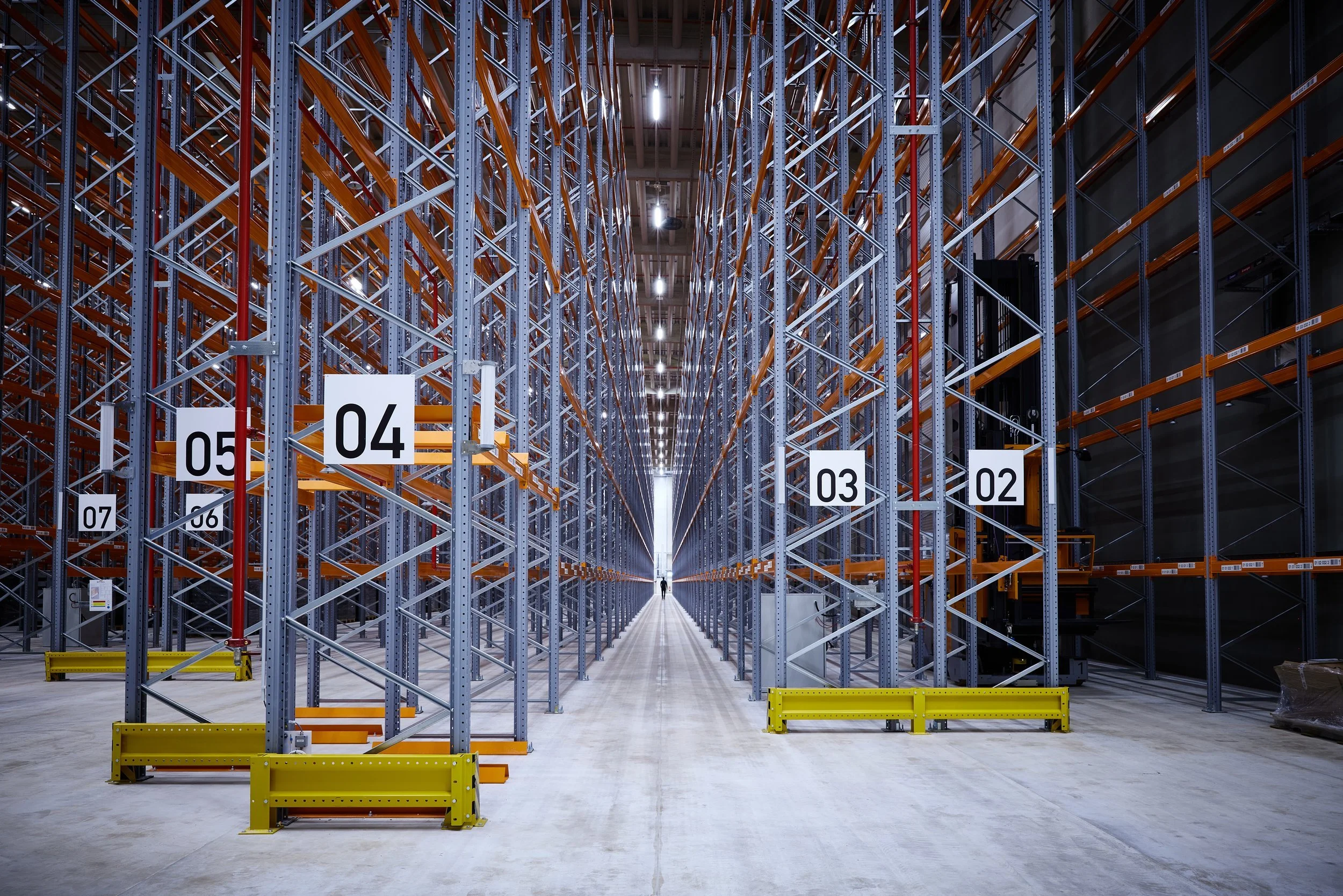 MathisLeichtPhotography_Hochregallager_004_ret_sRGB_FullRes.jpg
