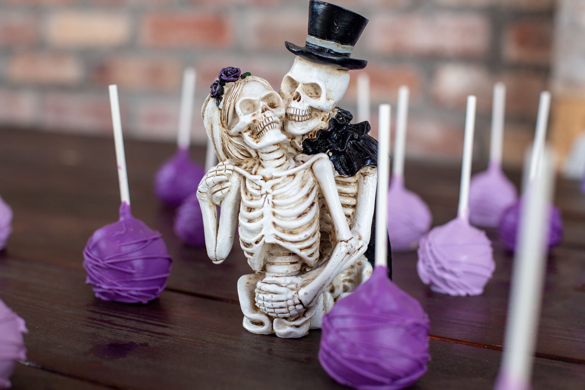 cake-pops-purple-skeleton.jpg