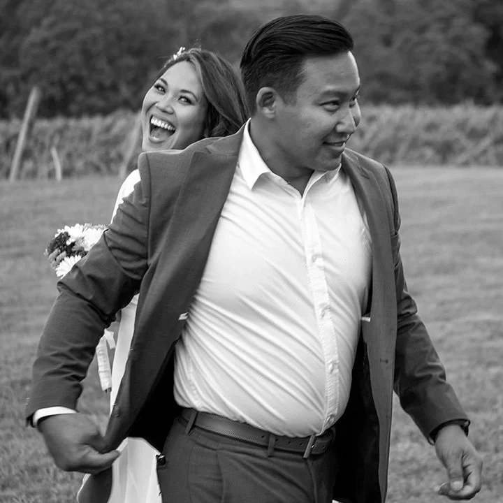 funny-couple-vineyard-wedding-photo.webp
