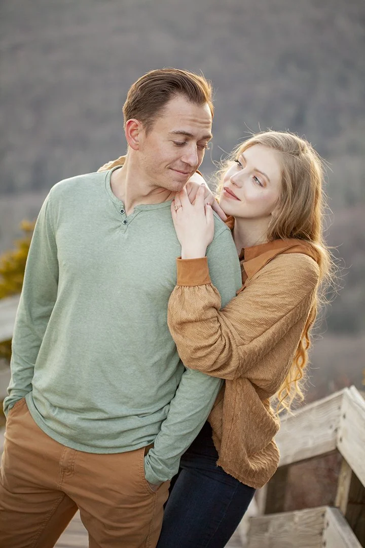 linville-gorge-engagement-portraits.jpg