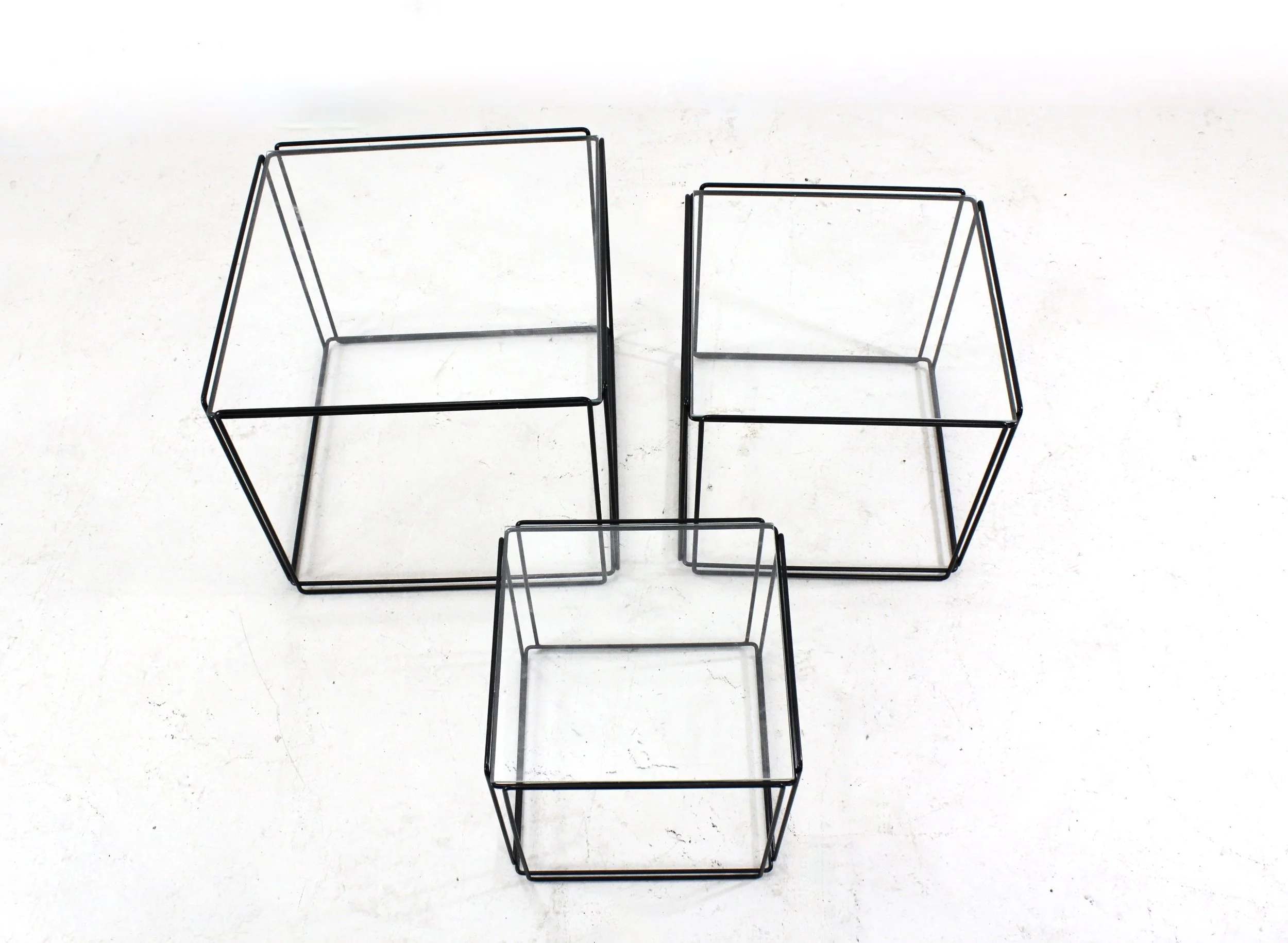 max sauze Isocele nest of wire tables