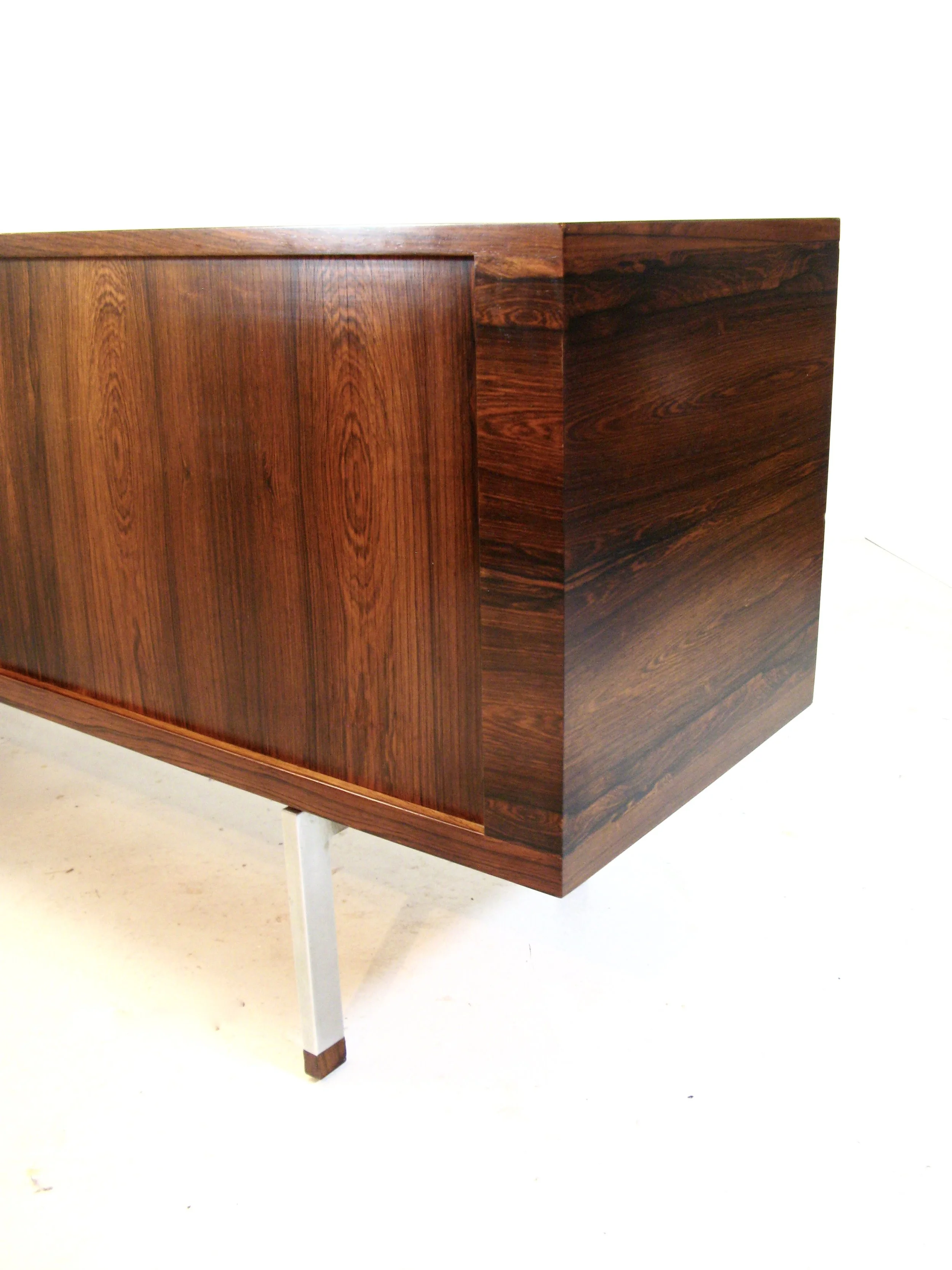 Rosewood mid century sideboard by Hans wegner