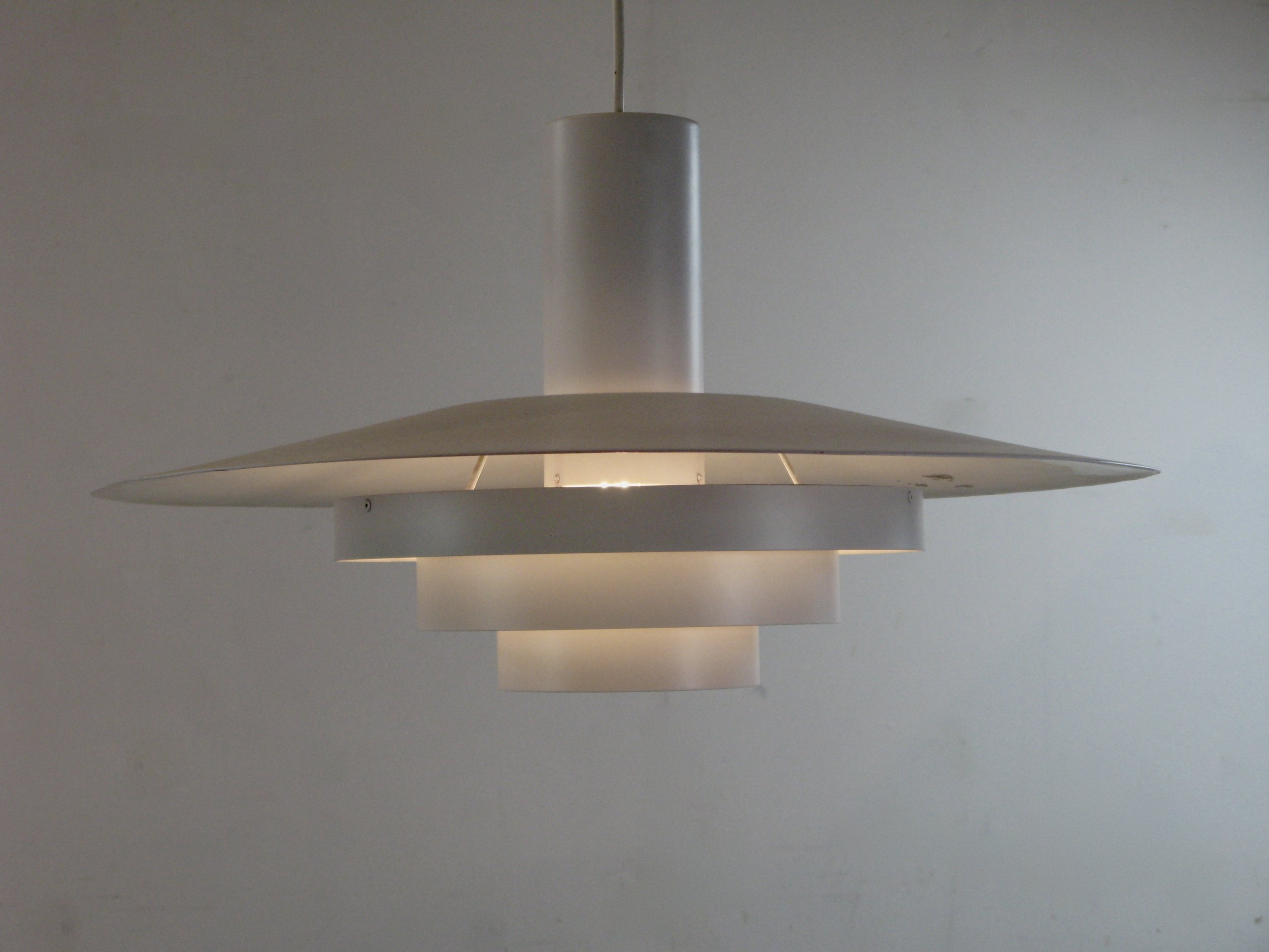  Karlebow pendant