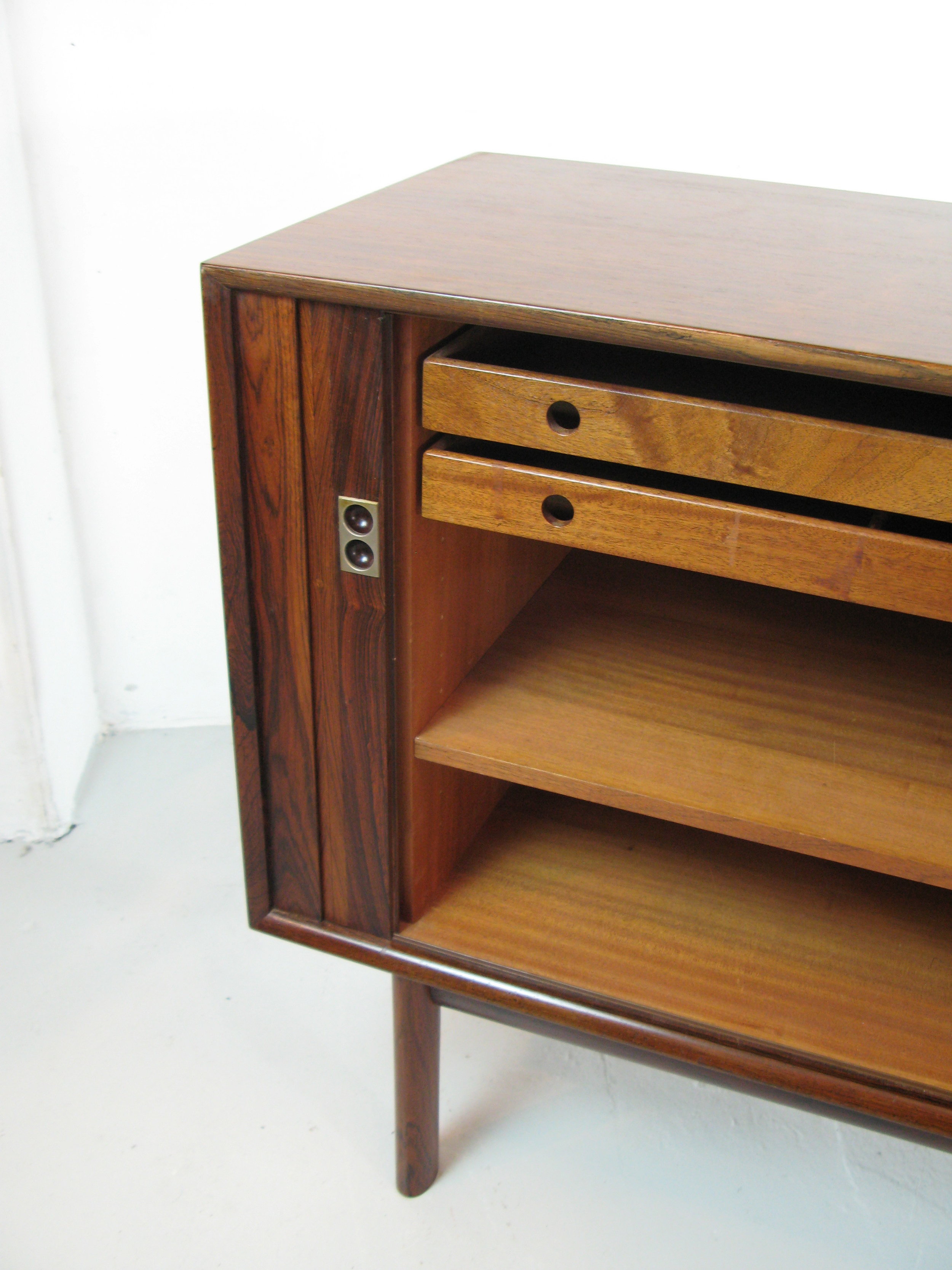 Arne Vodder tambour door sideboard