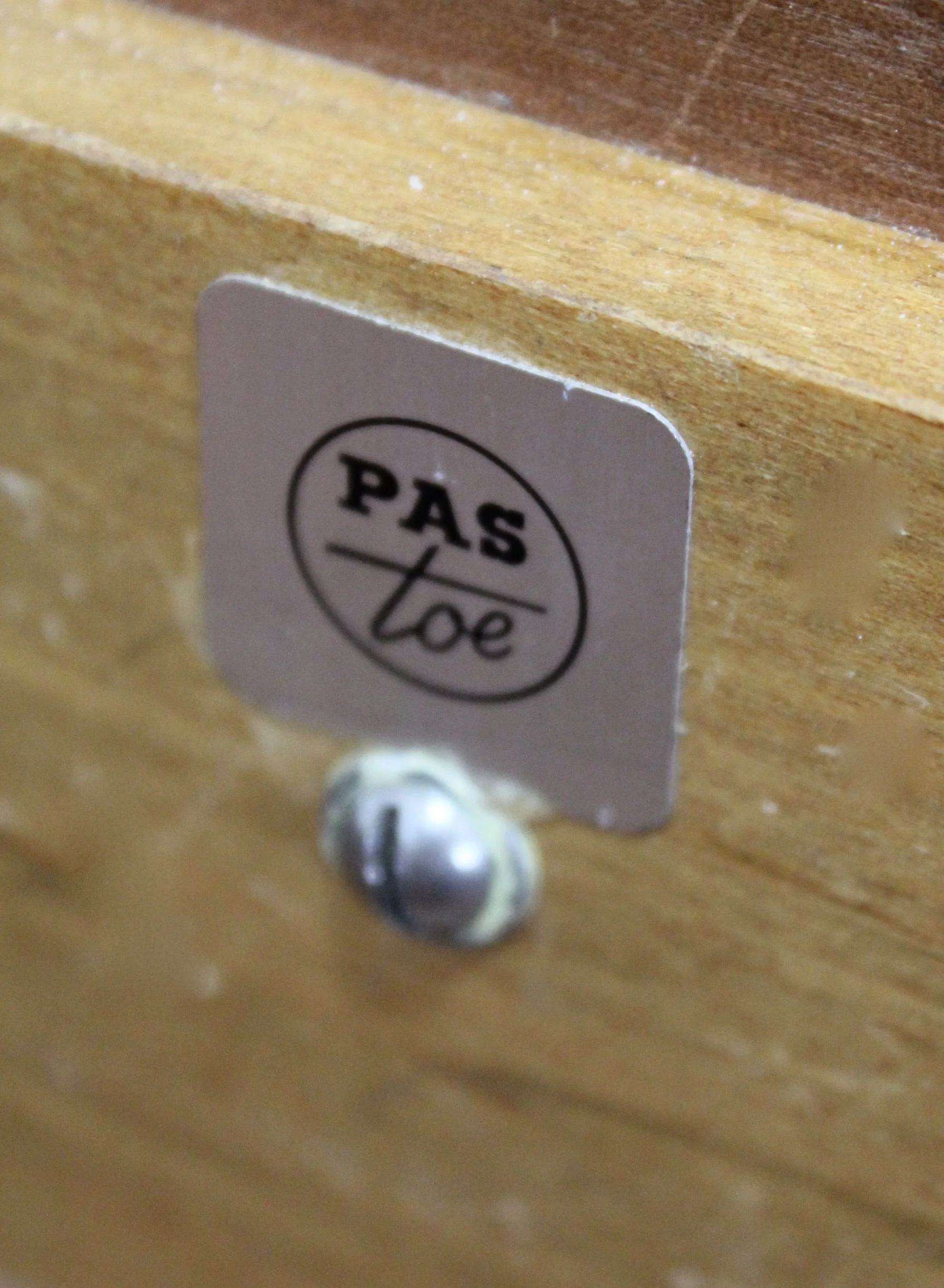 Pastoe sideboard badge