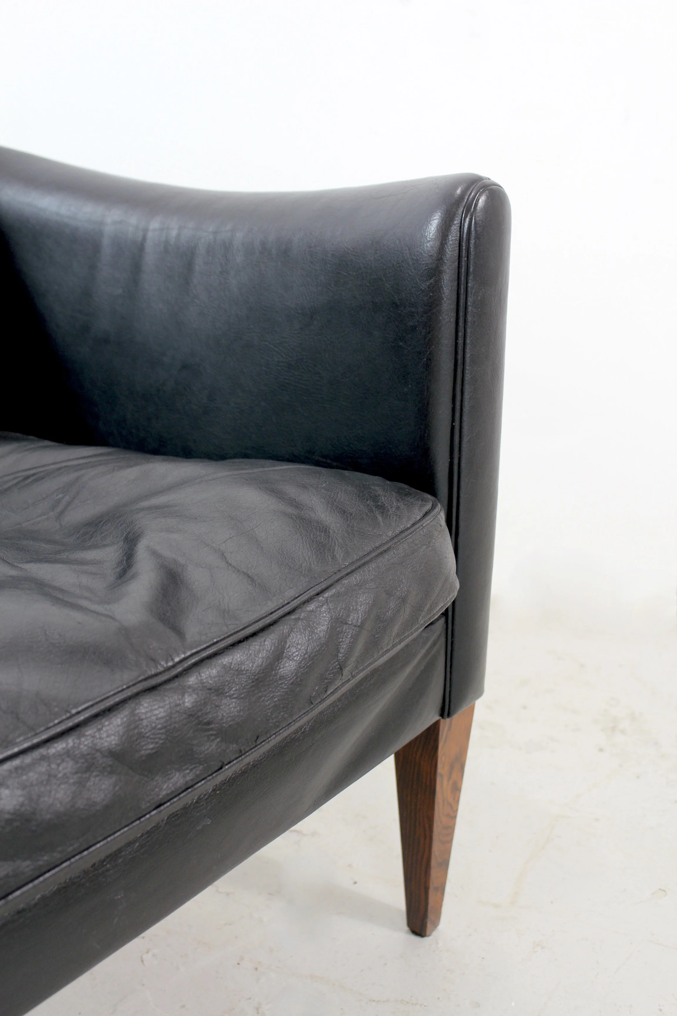 Illium Wikkelso leather sofa