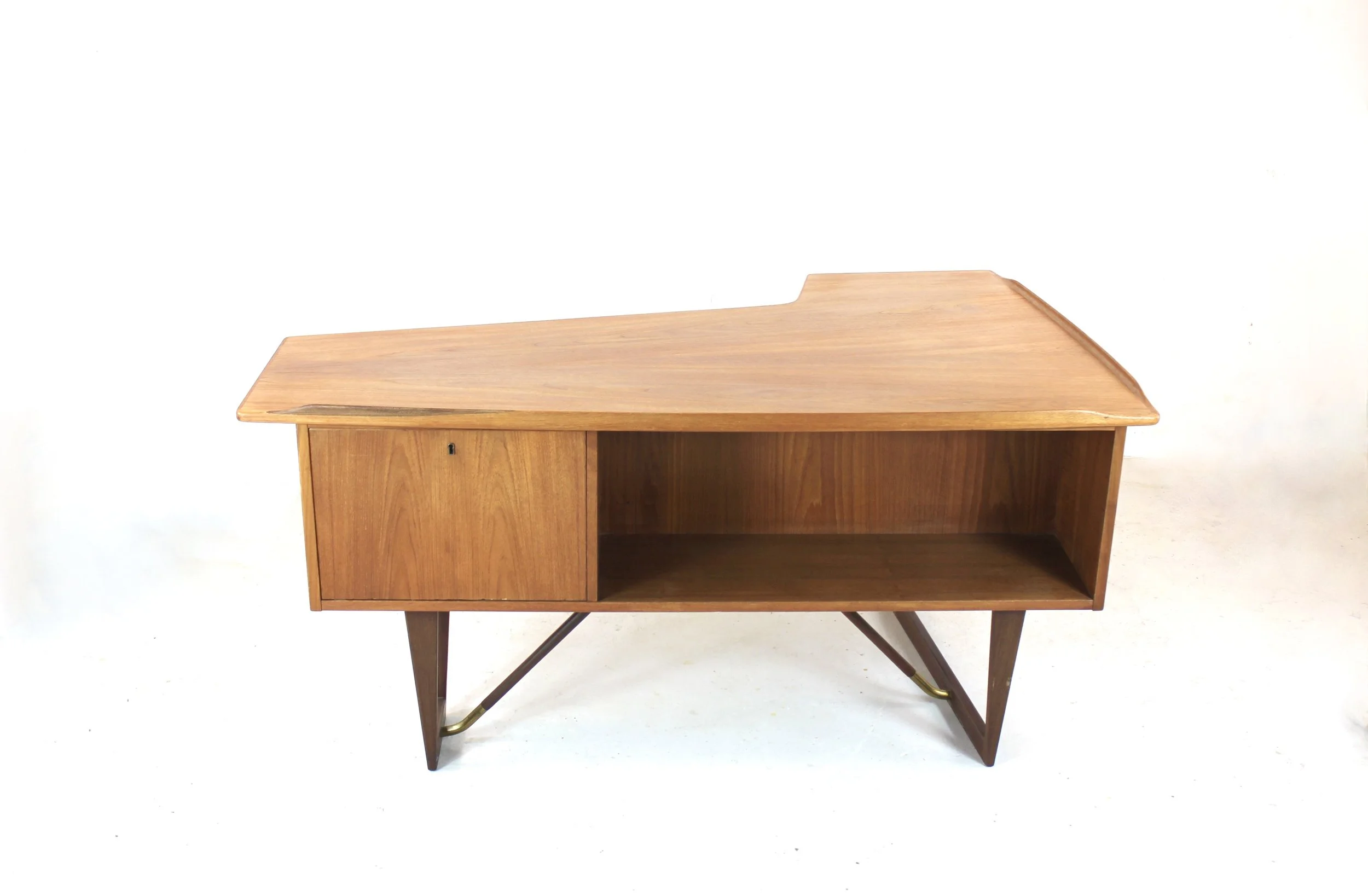 Peter Lovig Nielsen boomerang desk