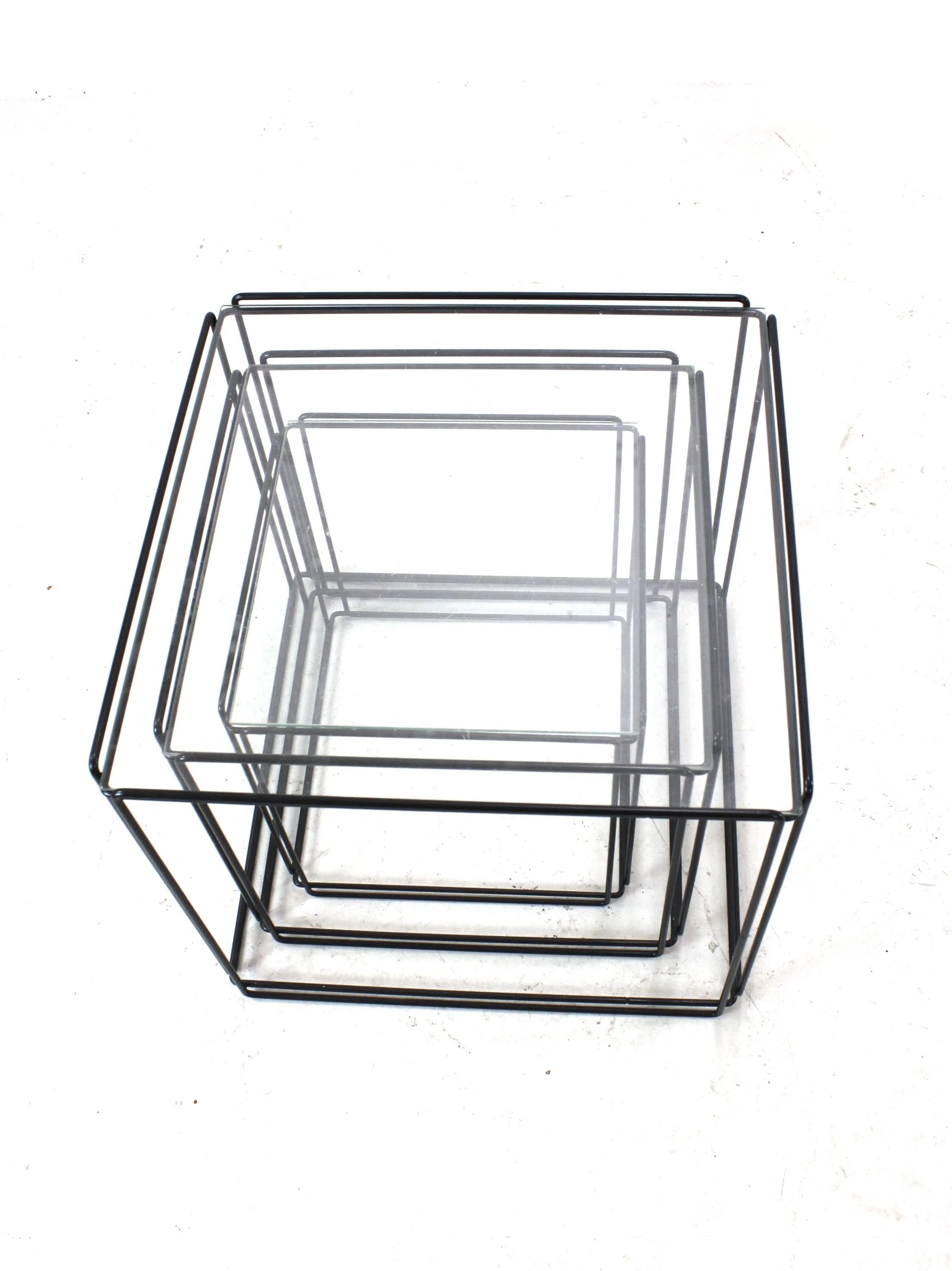 max sauze Isocele tables for Atrow