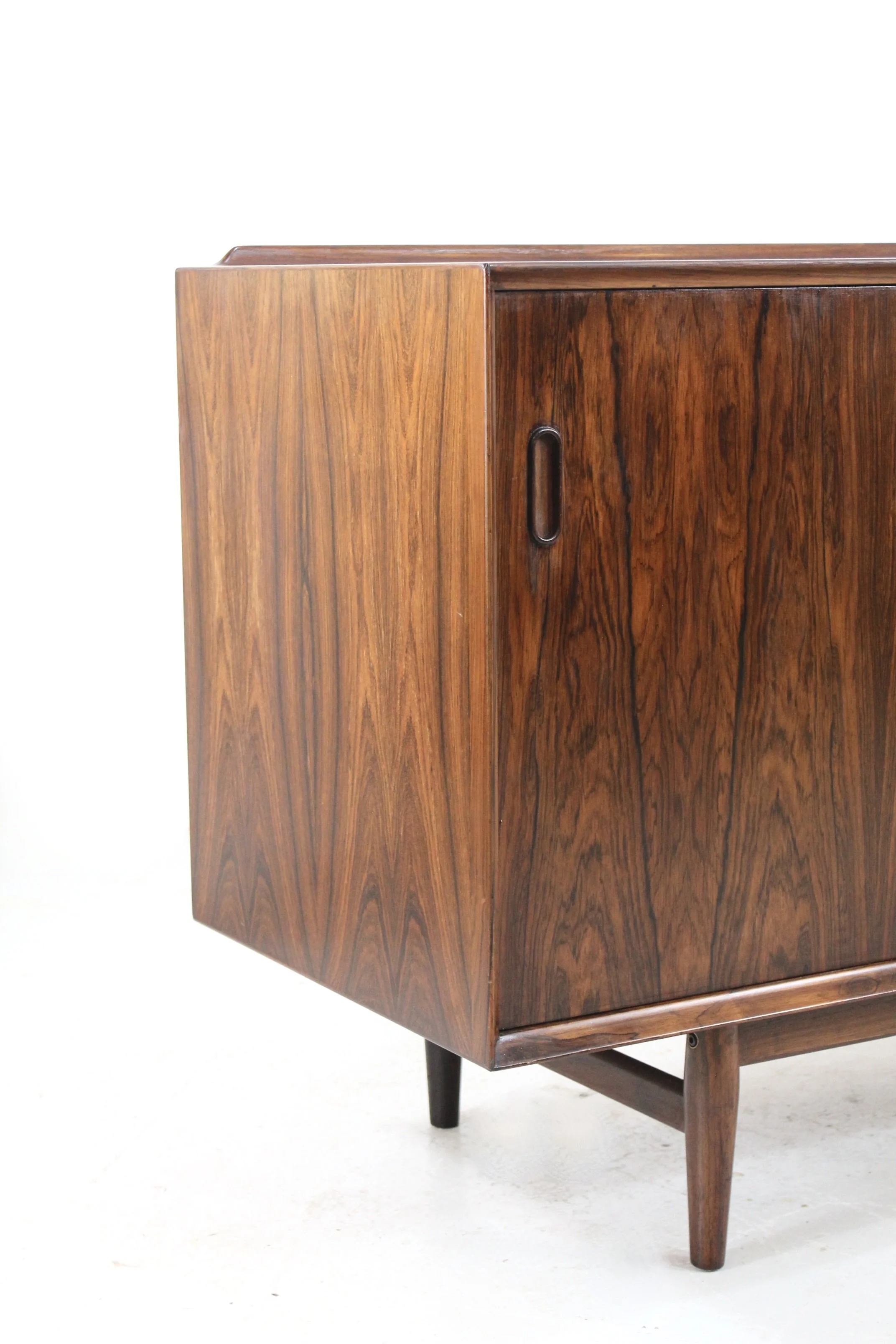 Arne Vodder  Triennale sidebord