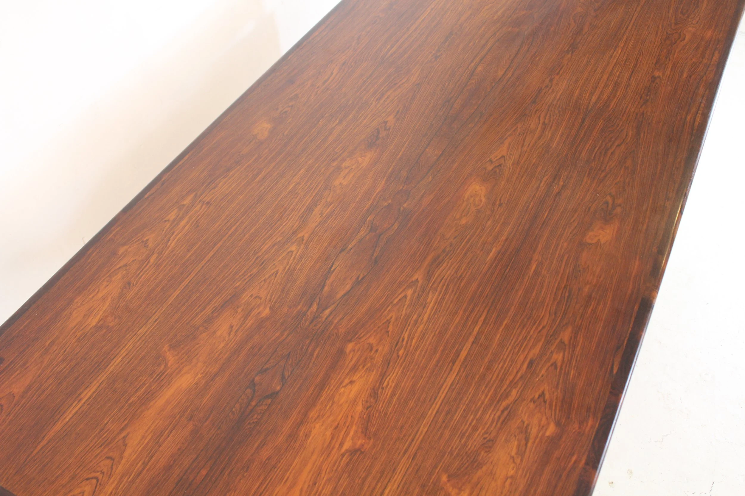 gunni omann danish desk