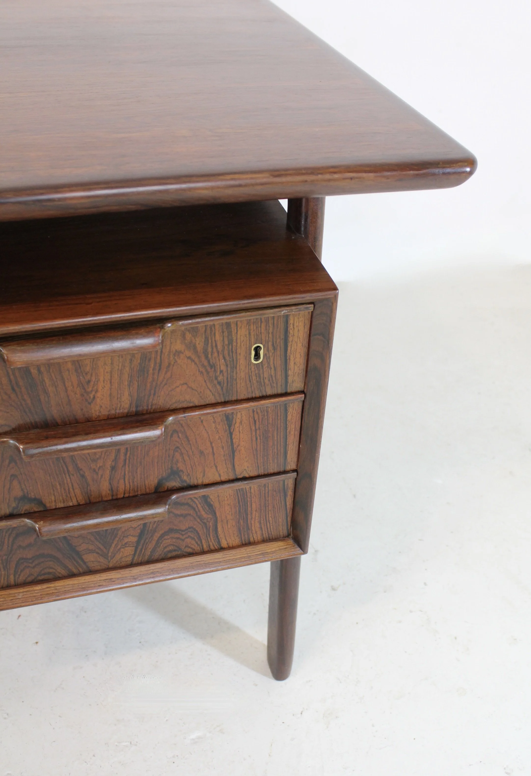 Gunni Omann model 75  danish rosewood desk