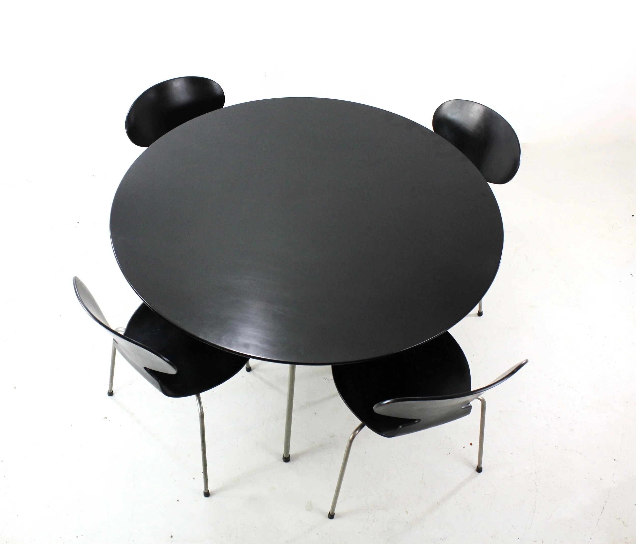 Arne Jacobsen  dining set